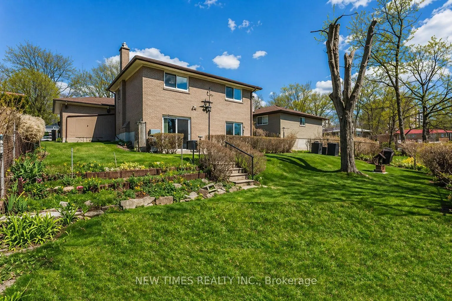 Photo 13 of 52 Lehar Crescent, North York, Hillcrest Village — HOMEH