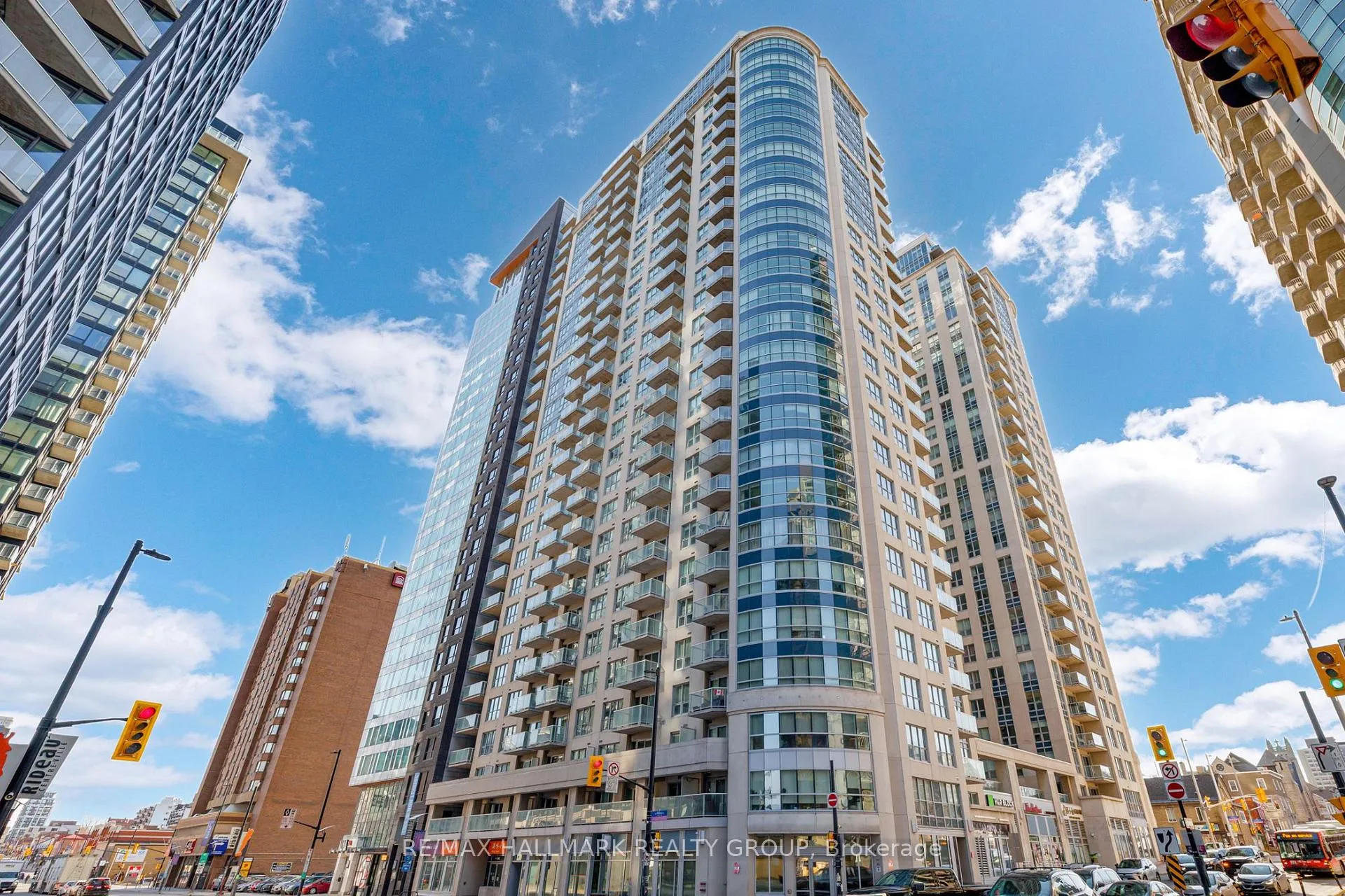 Front of Unit 803, 242 Rideau Street