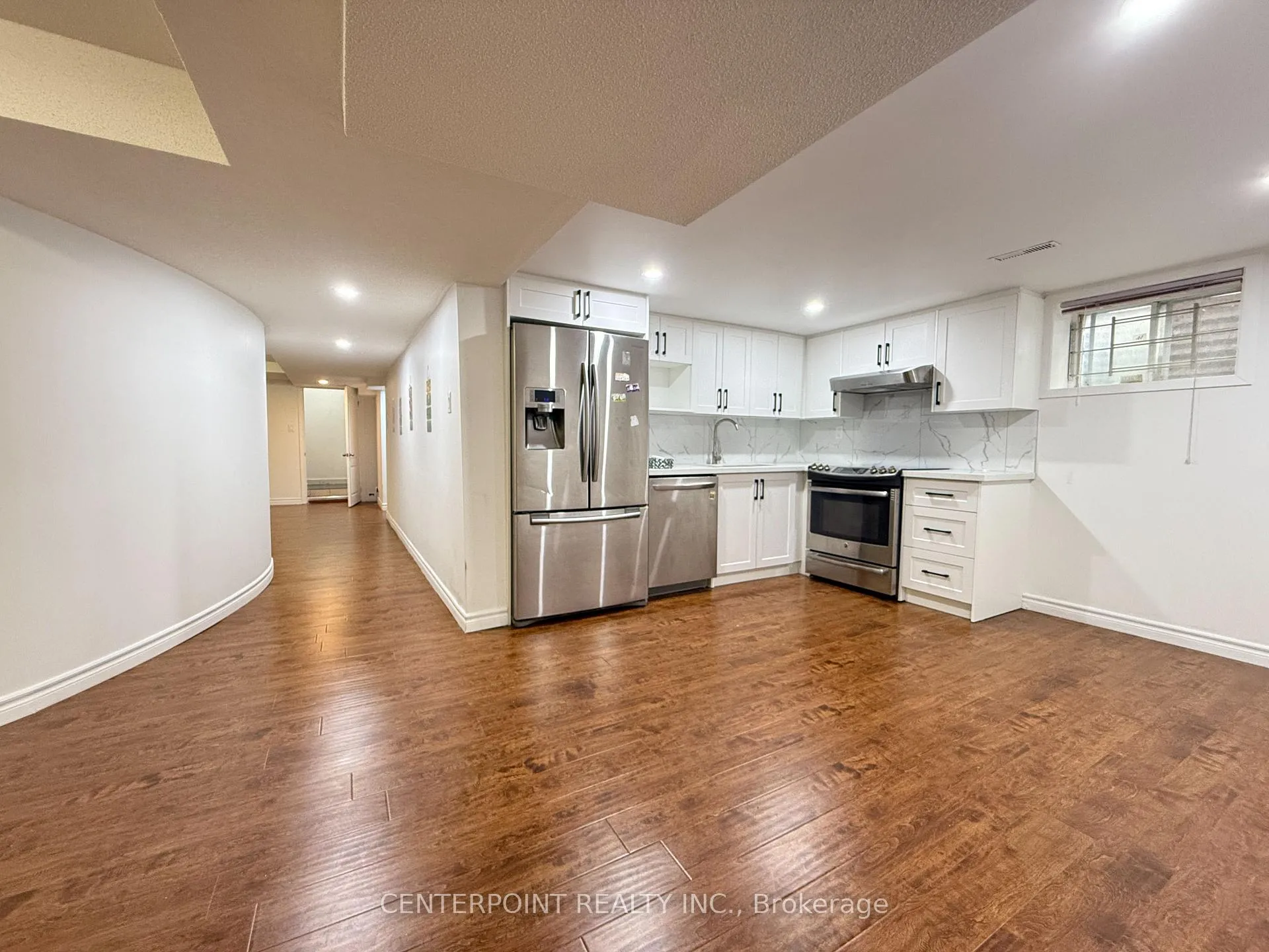 Photo 2 of 585 Village Basement Parkway, Markham, Unionville — HOMEH