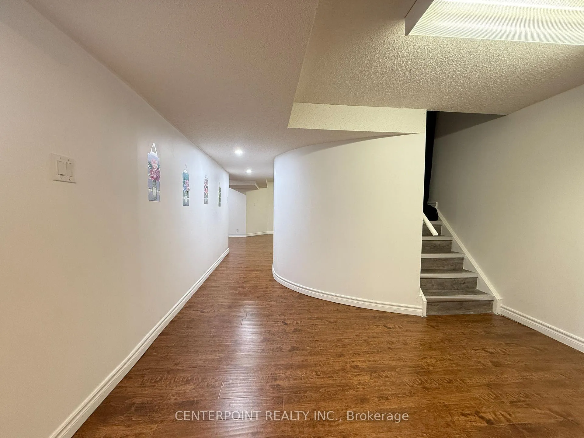 Photo 5 of 585 Village Basement Parkway, Markham, Unionville — HOMEH