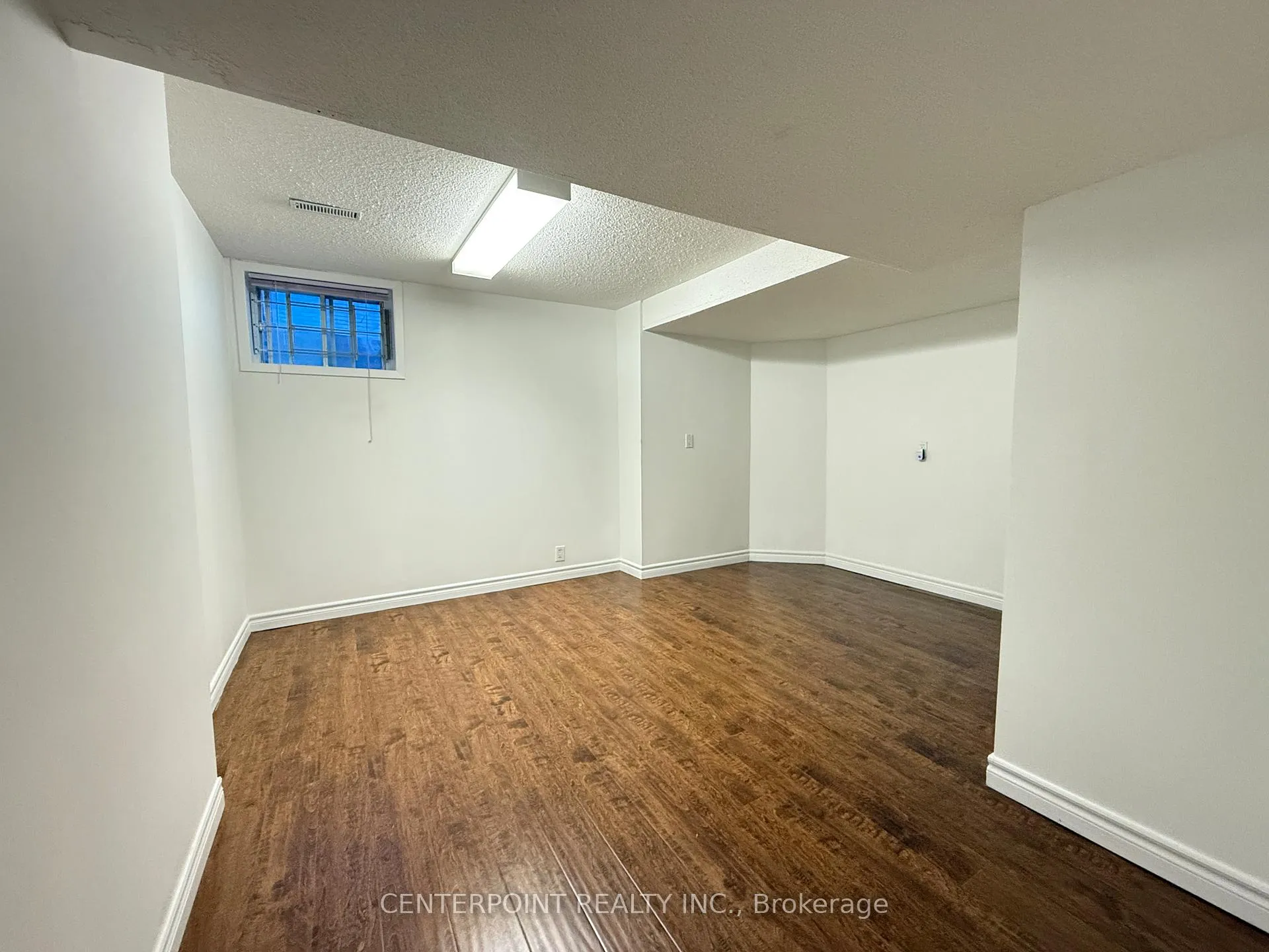 Photo 8 of 585 Village Basement Parkway, Markham, Unionville — HOMEH