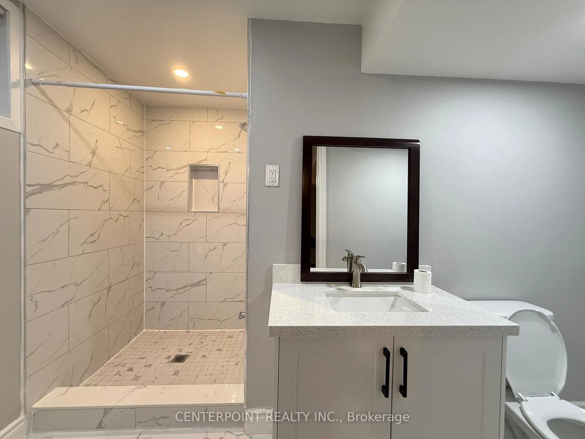 Photo 10 of 585 Village Basement Parkway, Markham, Unionville — HOMEH