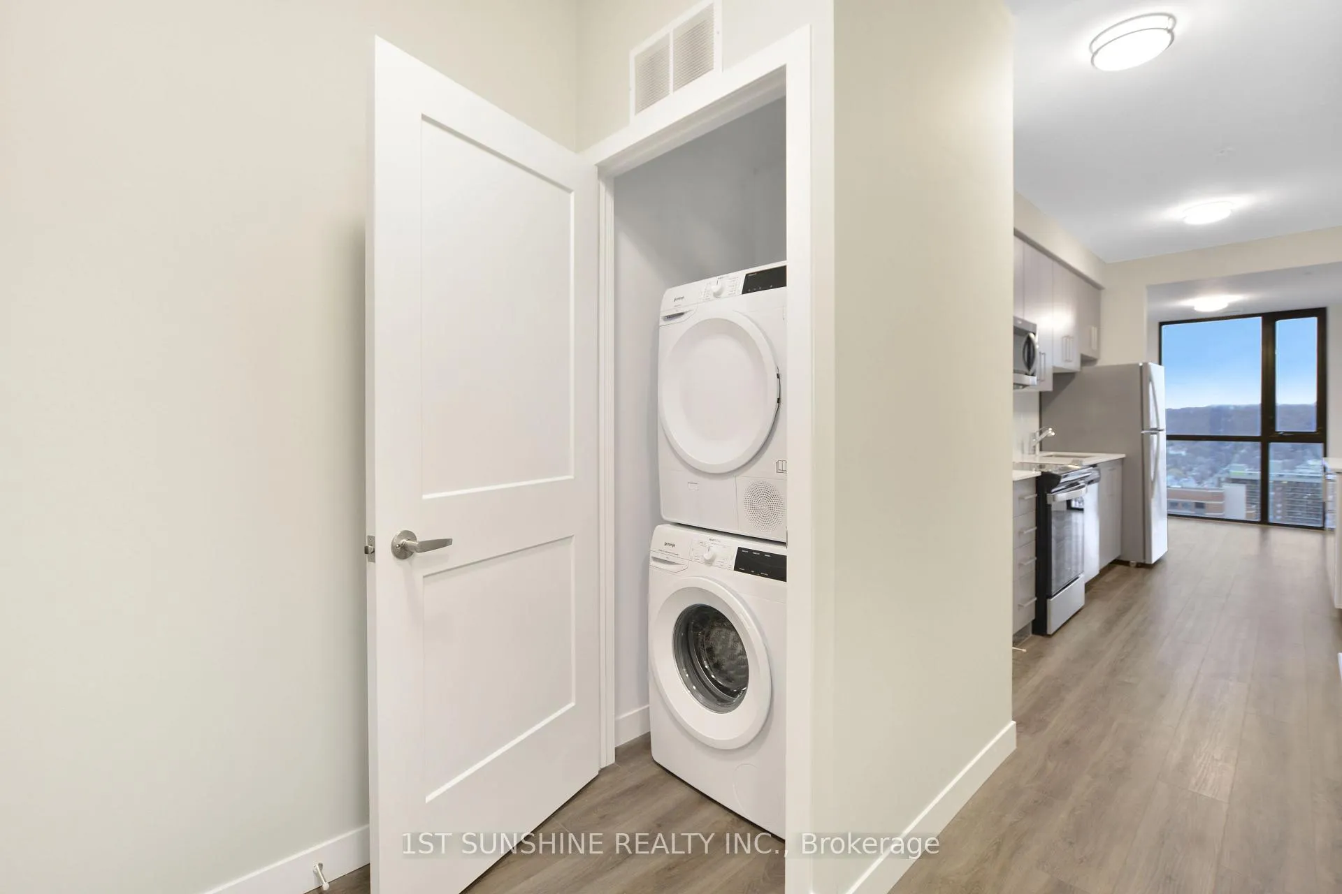 Photo 8 of Unit 2313, 15 Queen Street S, Hamilton, Strathcona — HOMEH