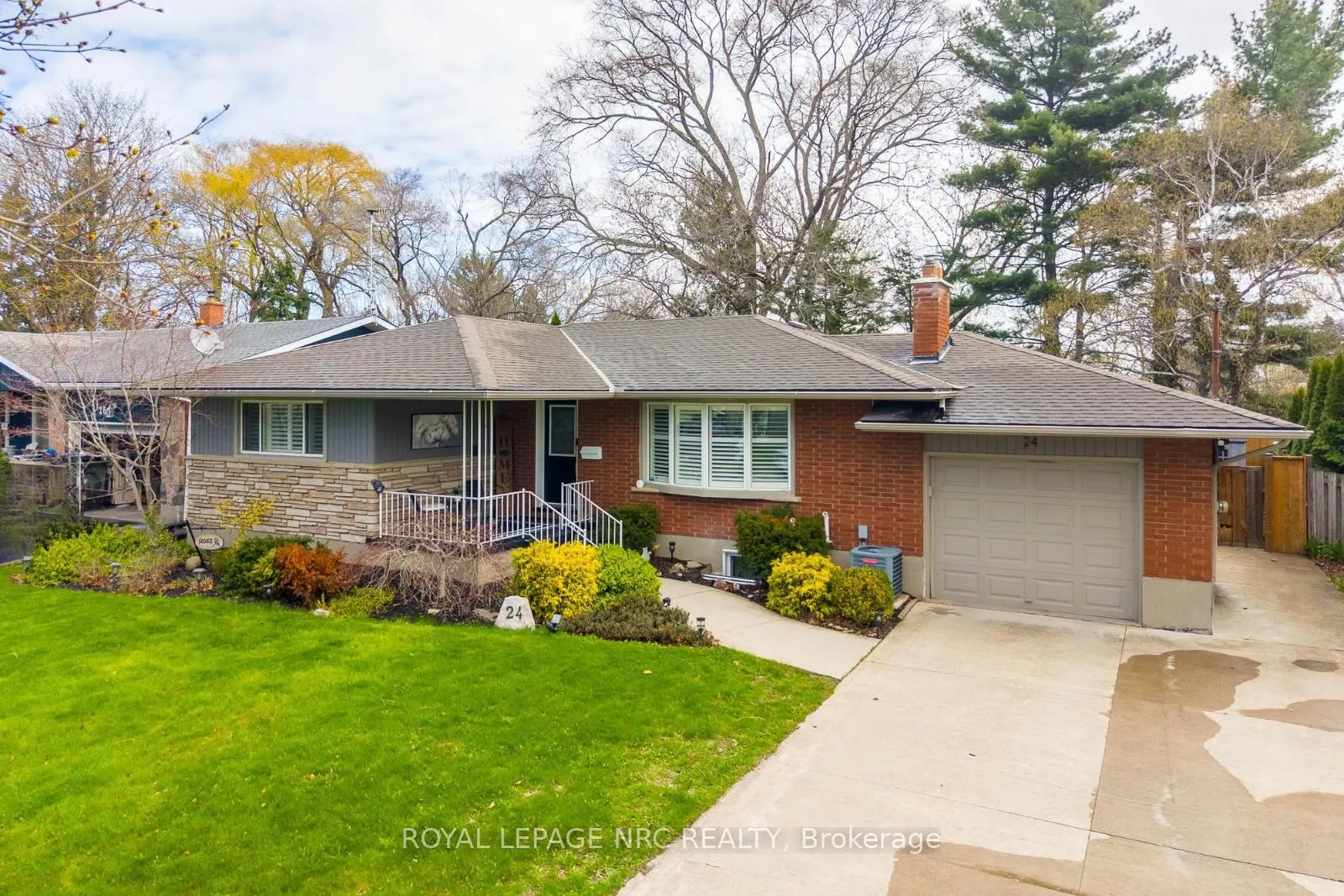 Photo 3 of 24 O`mara Drive, St. Catharines, Grapeview — HOMEH