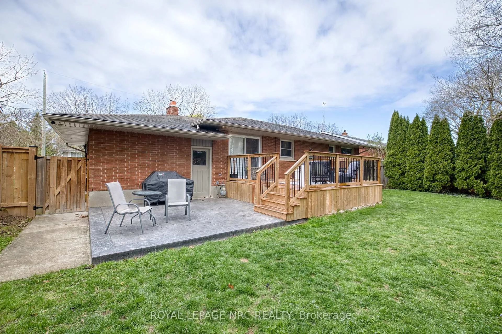 Photo 34 of 24 O`mara Drive, St. Catharines, Grapeview — HOMEH