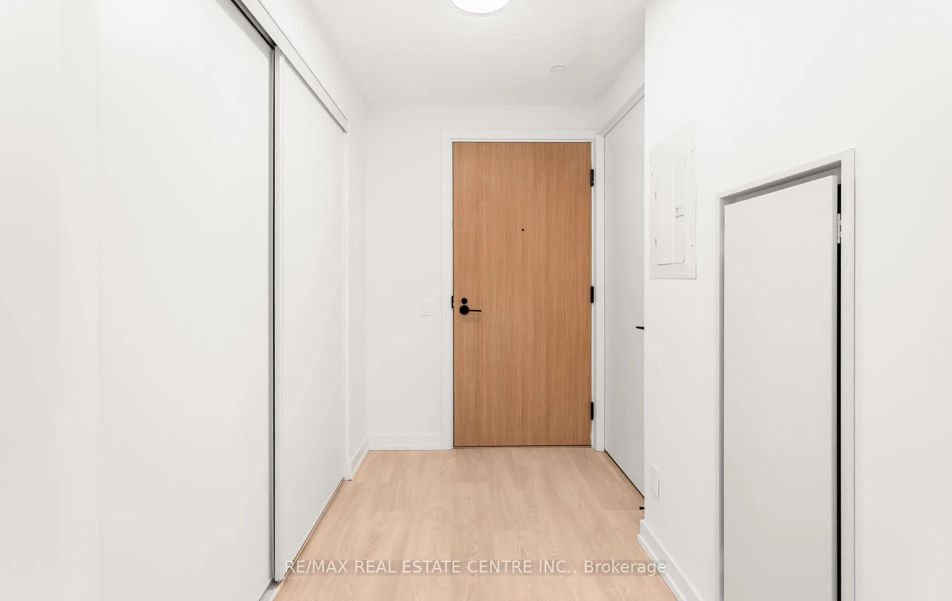 Photo 8 of Unit 2203, 35 Parliament Street, Toronto, Waterfront Communities — HOMEH