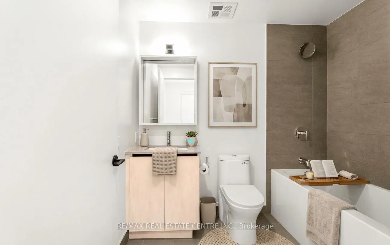 Photo 14 of Unit 2203, 35 Parliament Street, Toronto, Waterfront Communities — HOMEH