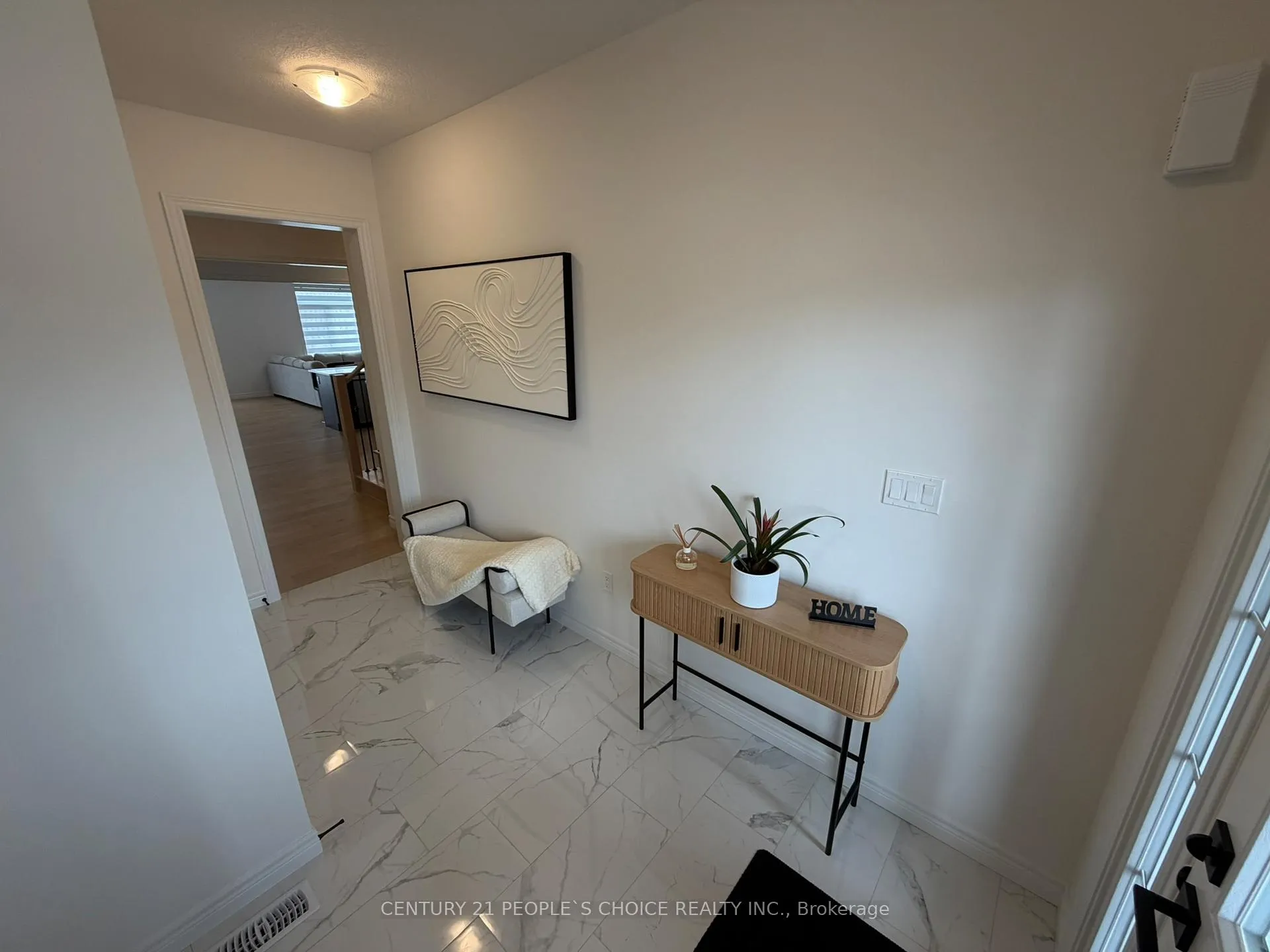 Photo 3 of 520 Anton Crescent, Kitchener — HOMEH