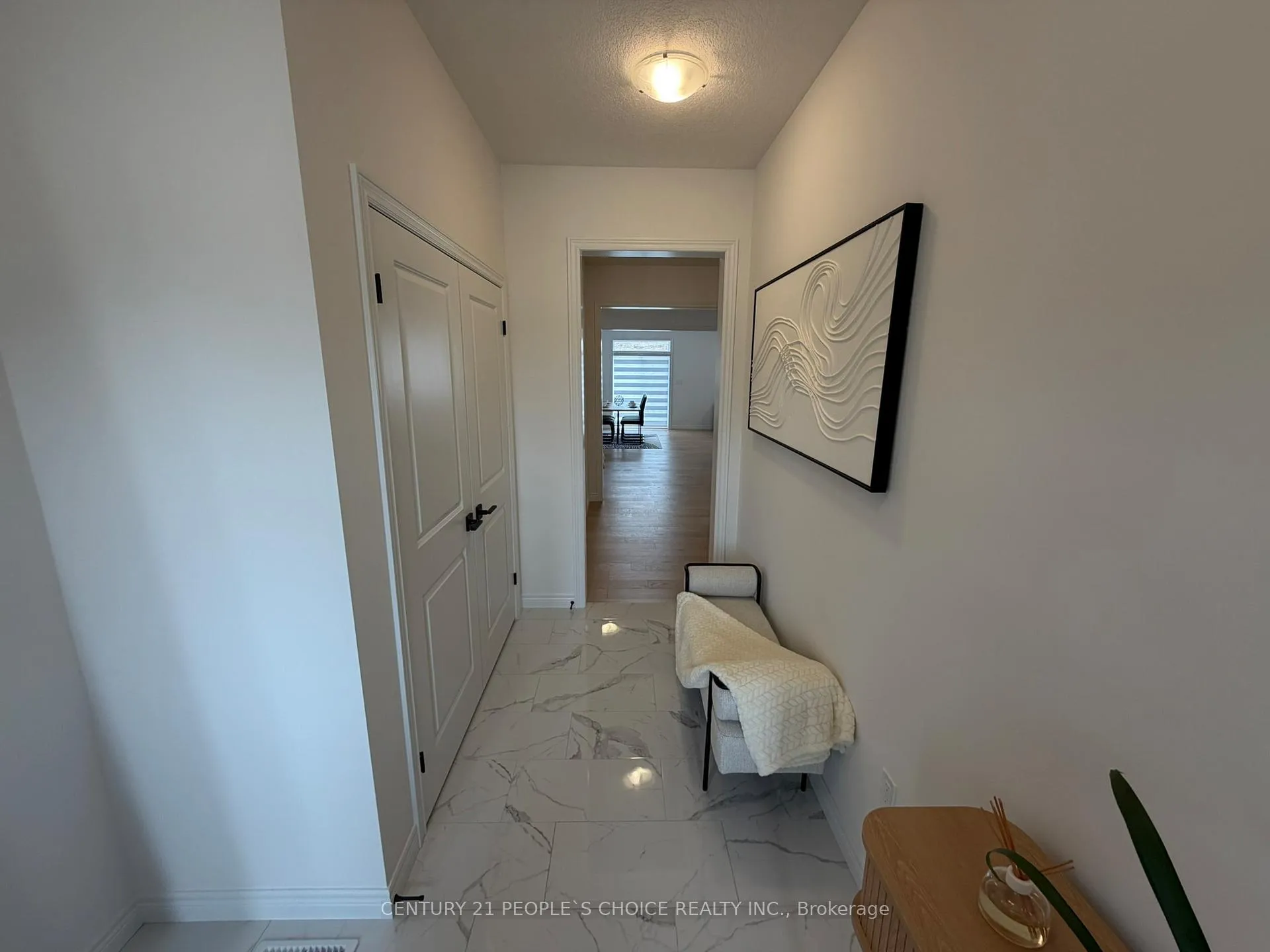 Photo 4 of 520 Anton Crescent, Kitchener — HOMEH