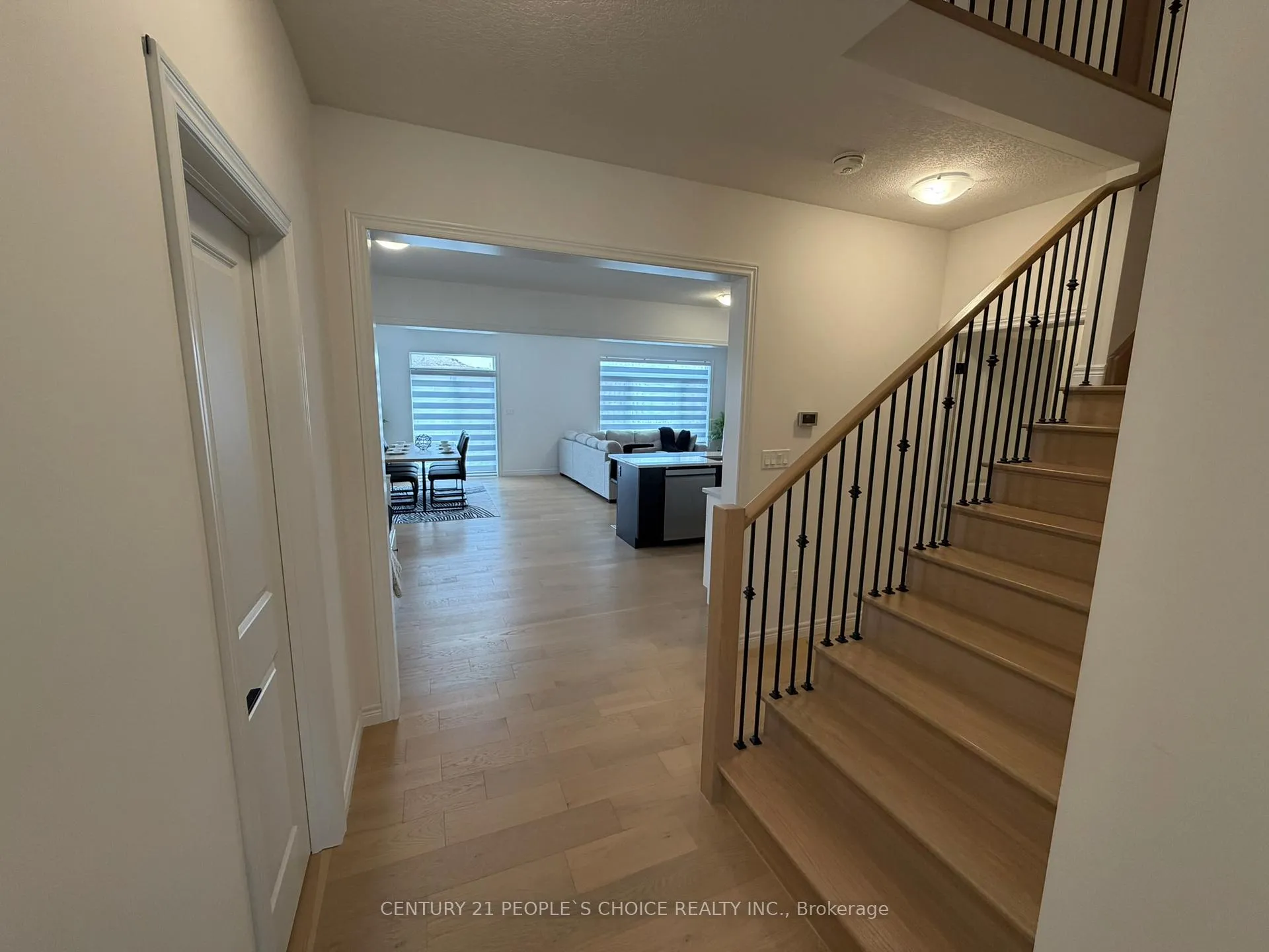 Photo 5 of 520 Anton Crescent, Kitchener — HOMEH