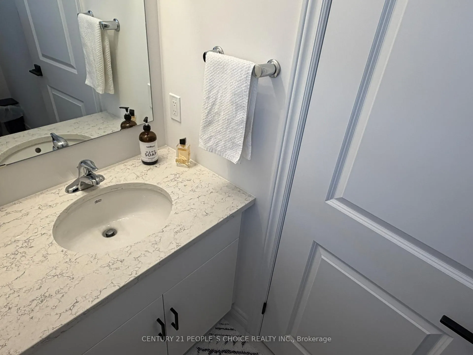 Photo 7 of 520 Anton Crescent, Kitchener — HOMEH