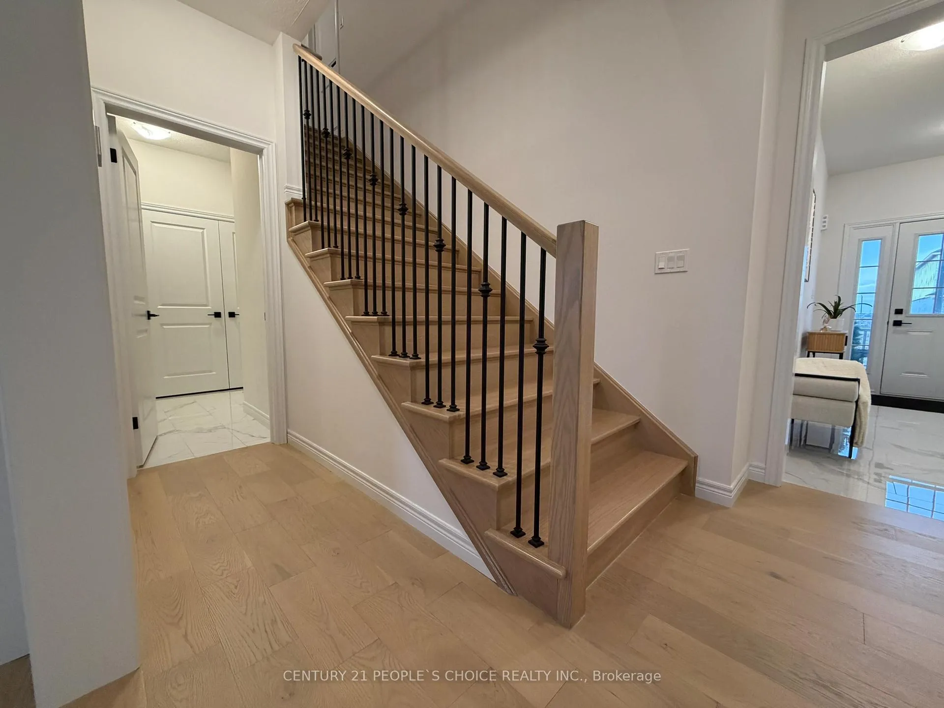 Photo 8 of 520 Anton Crescent, Kitchener — HOMEH