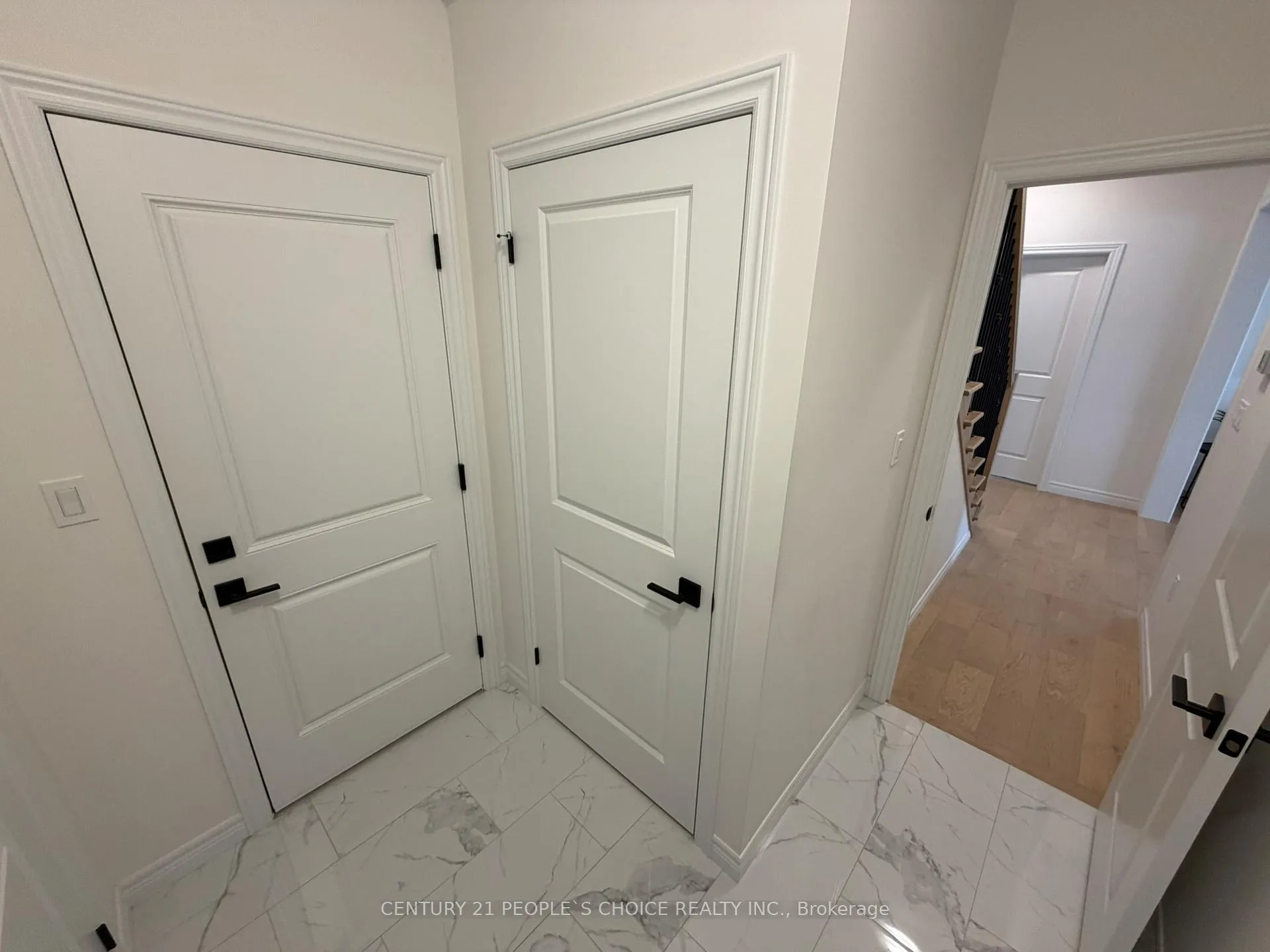 Photo 11 of 520 Anton Crescent, Kitchener — HOMEH