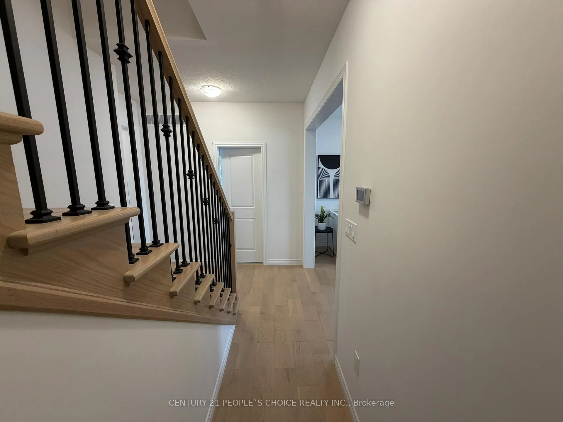 Photo 12 of 520 Anton Crescent, Kitchener — HOMEH
