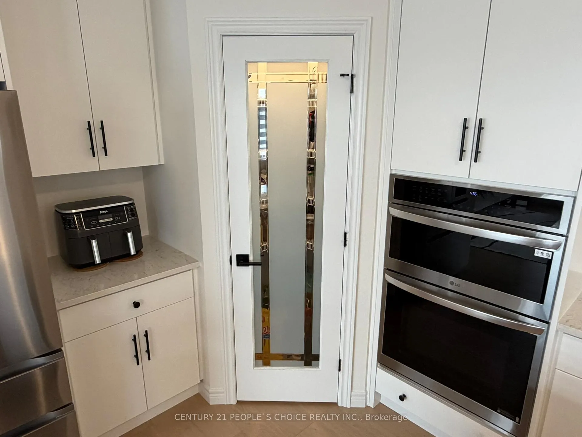 Photo 15 of 520 Anton Crescent, Kitchener — HOMEH