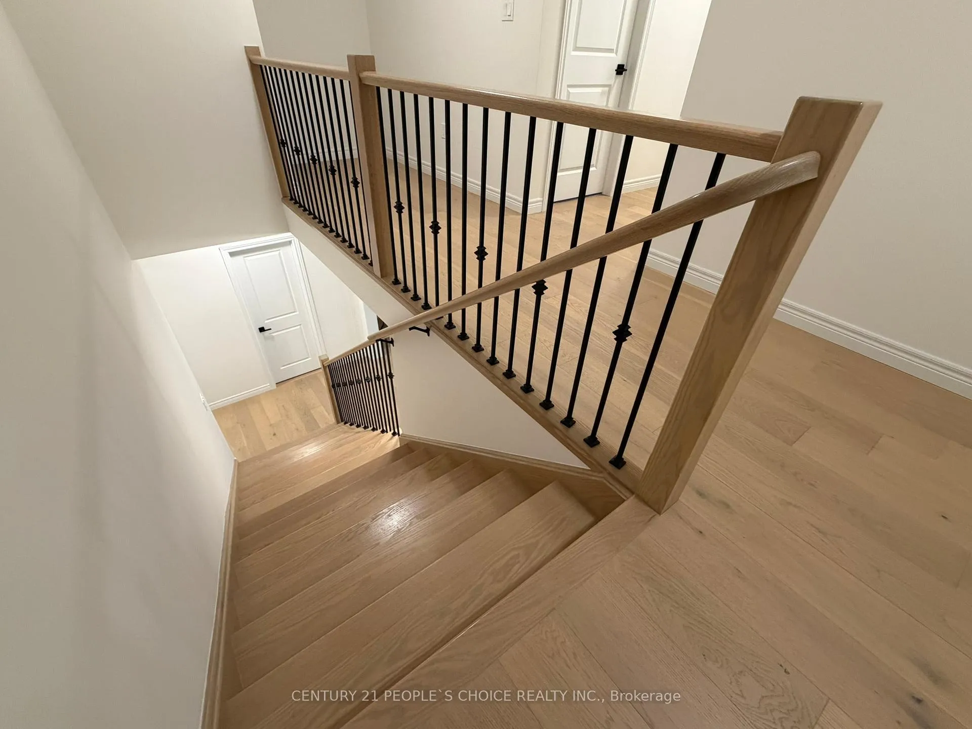 Photo 24 of 520 Anton Crescent, Kitchener — HOMEH