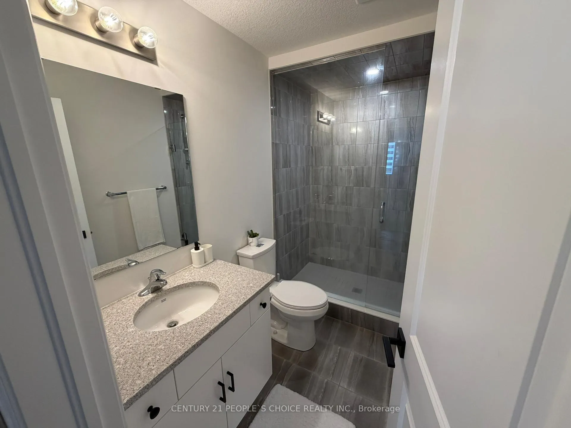 Photo 31 of 520 Anton Crescent, Kitchener — HOMEH