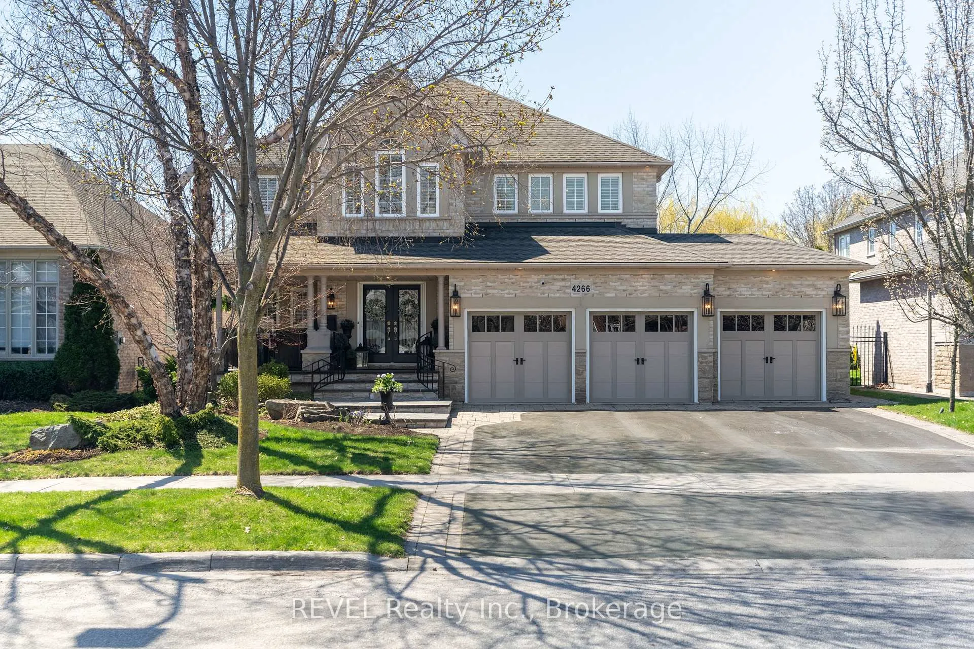 Photo 1 of 4266 Clubview Drive, Burlington, Rose — HOMEH