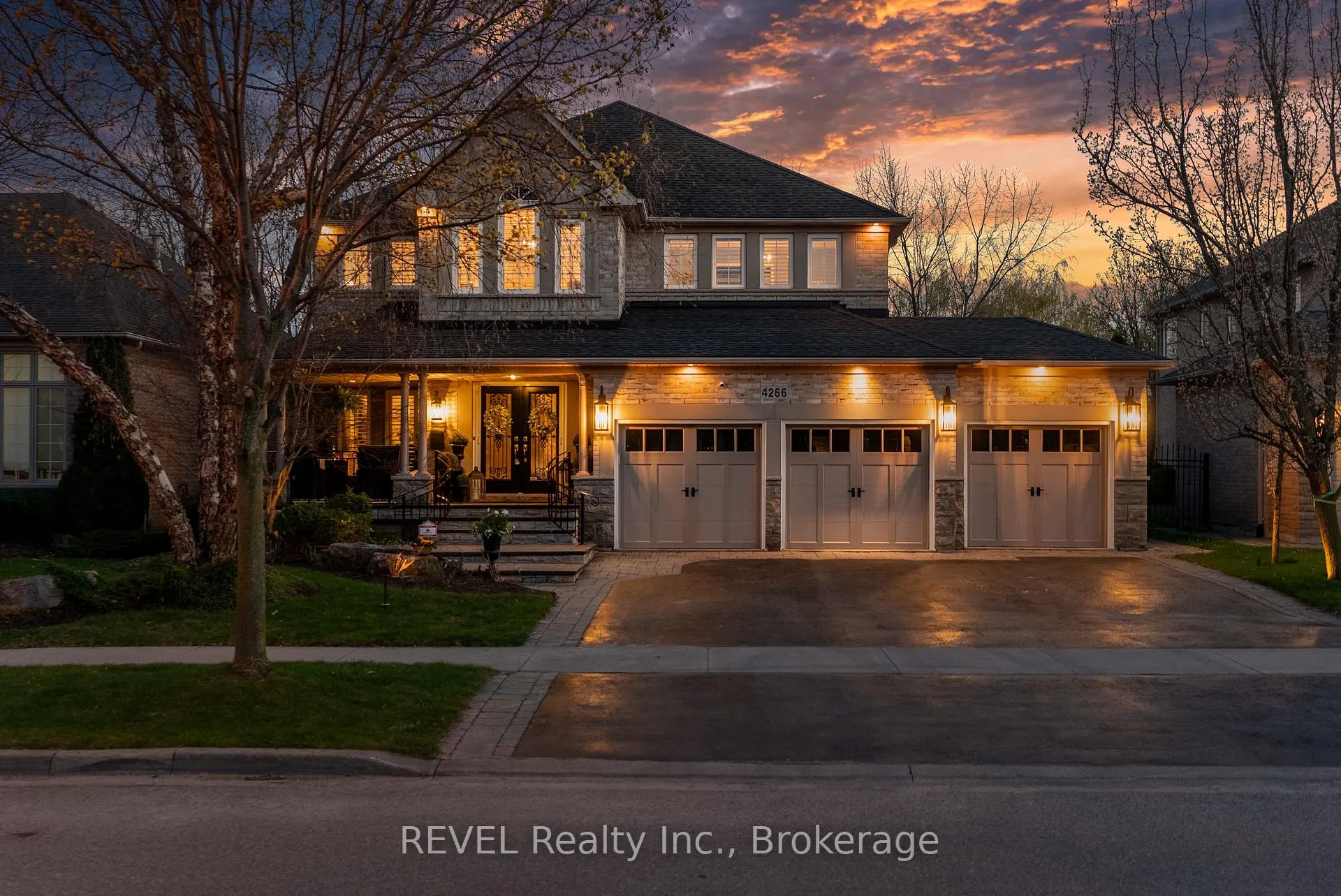 Photo 4 of 4266 Clubview Drive, Burlington, Rose — HOMEH