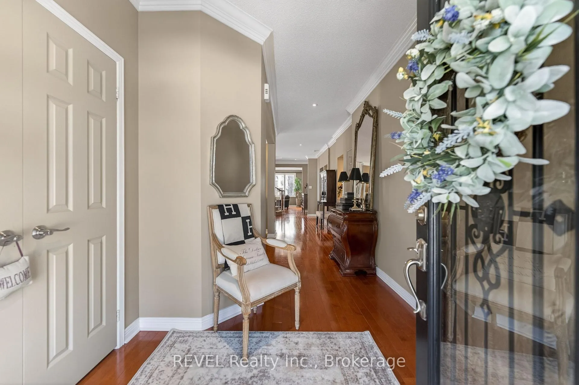 Photo 5 of 4266 Clubview Drive, Burlington, Rose — HOMEH