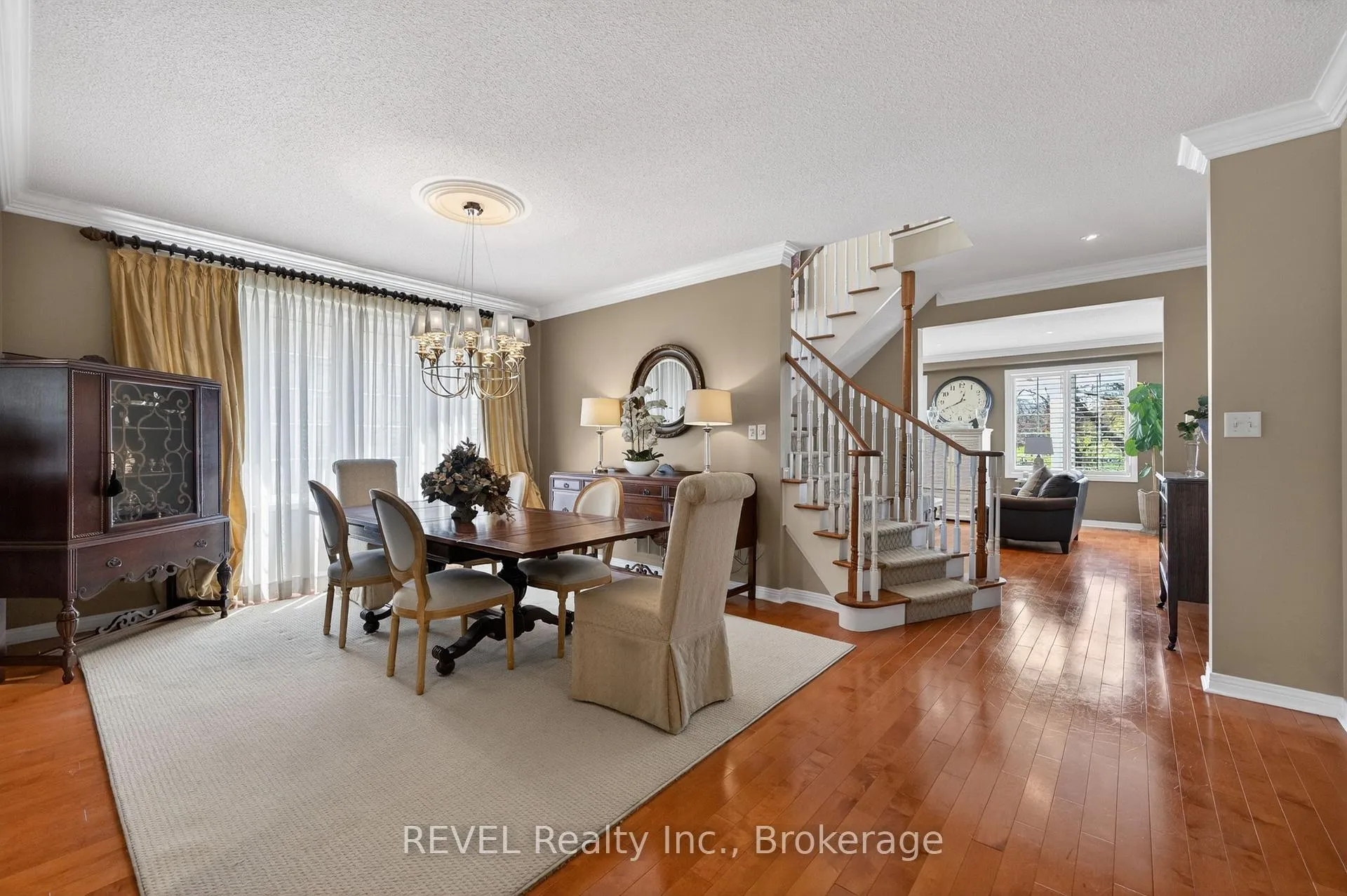 Photo 10 of 4266 Clubview Drive, Burlington, Rose — HOMEH