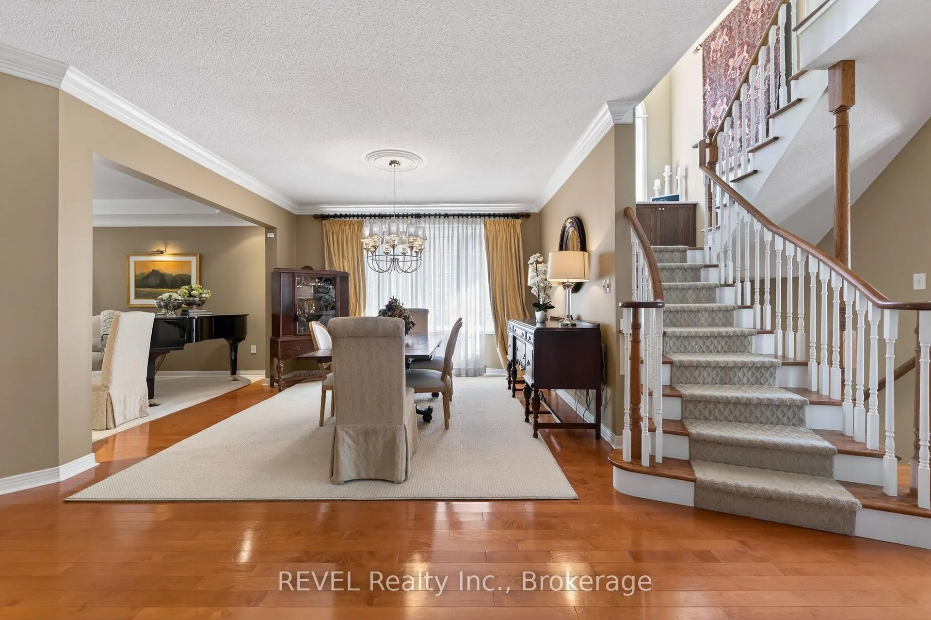 Photo 11 of 4266 Clubview Drive, Burlington, Rose — HOMEH