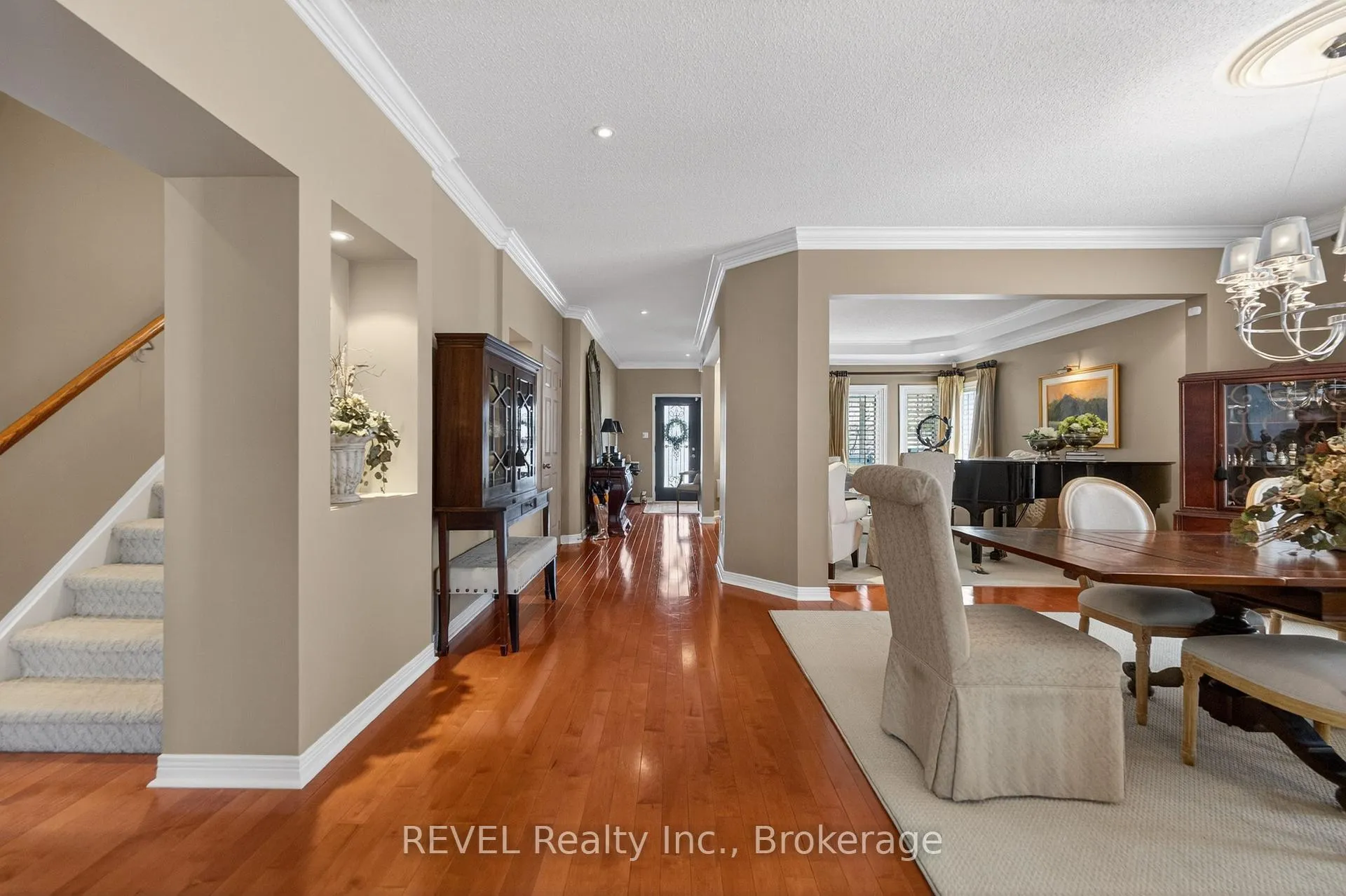 Photo 12 of 4266 Clubview Drive, Burlington, Rose — HOMEH