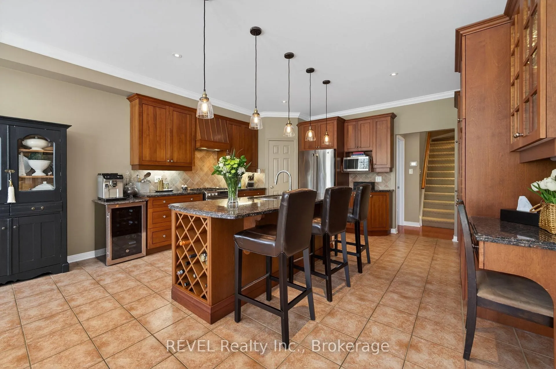 Photo 17 of 4266 Clubview Drive, Burlington, Rose — HOMEH