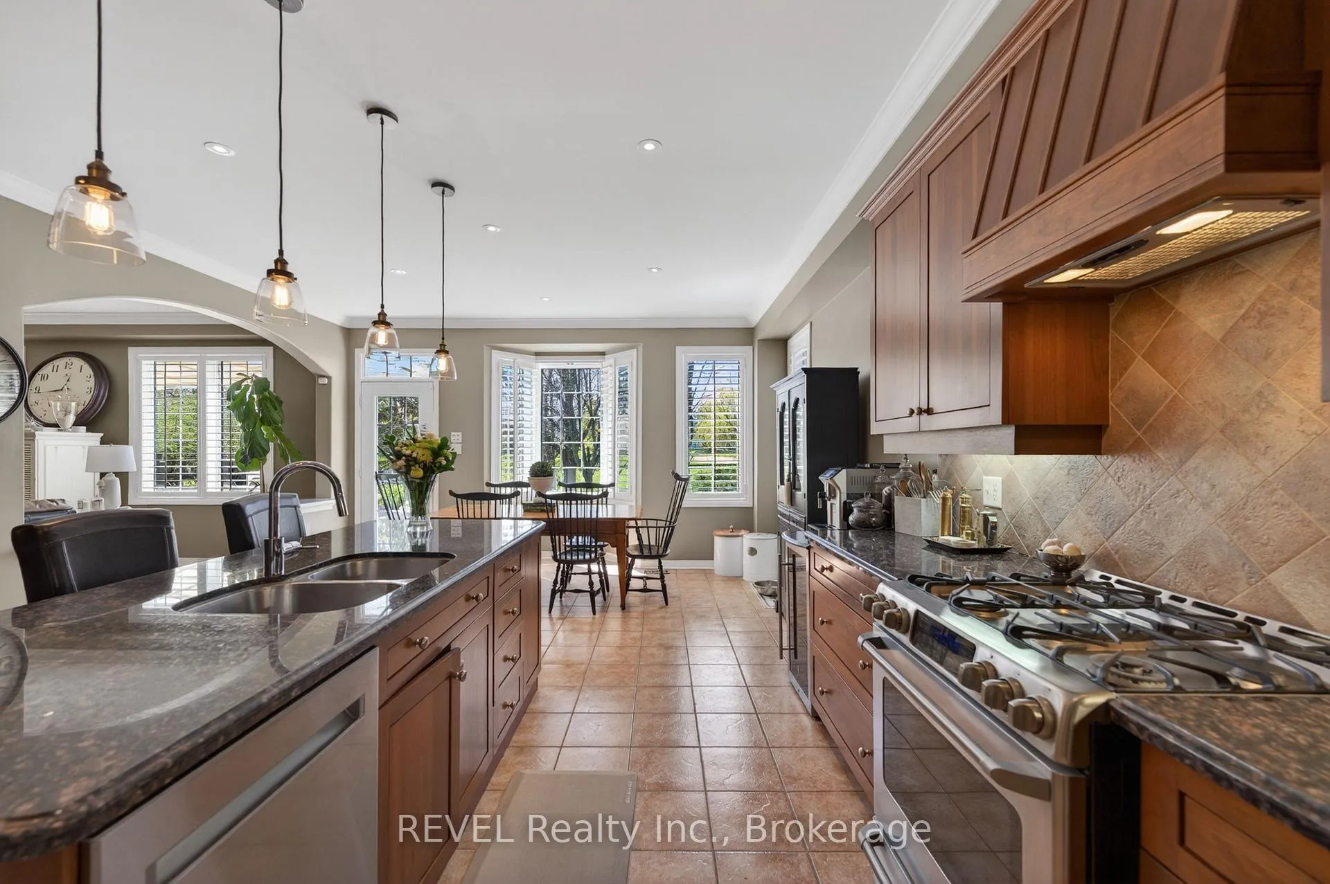 Photo 20 of 4266 Clubview Drive, Burlington, Rose — HOMEH