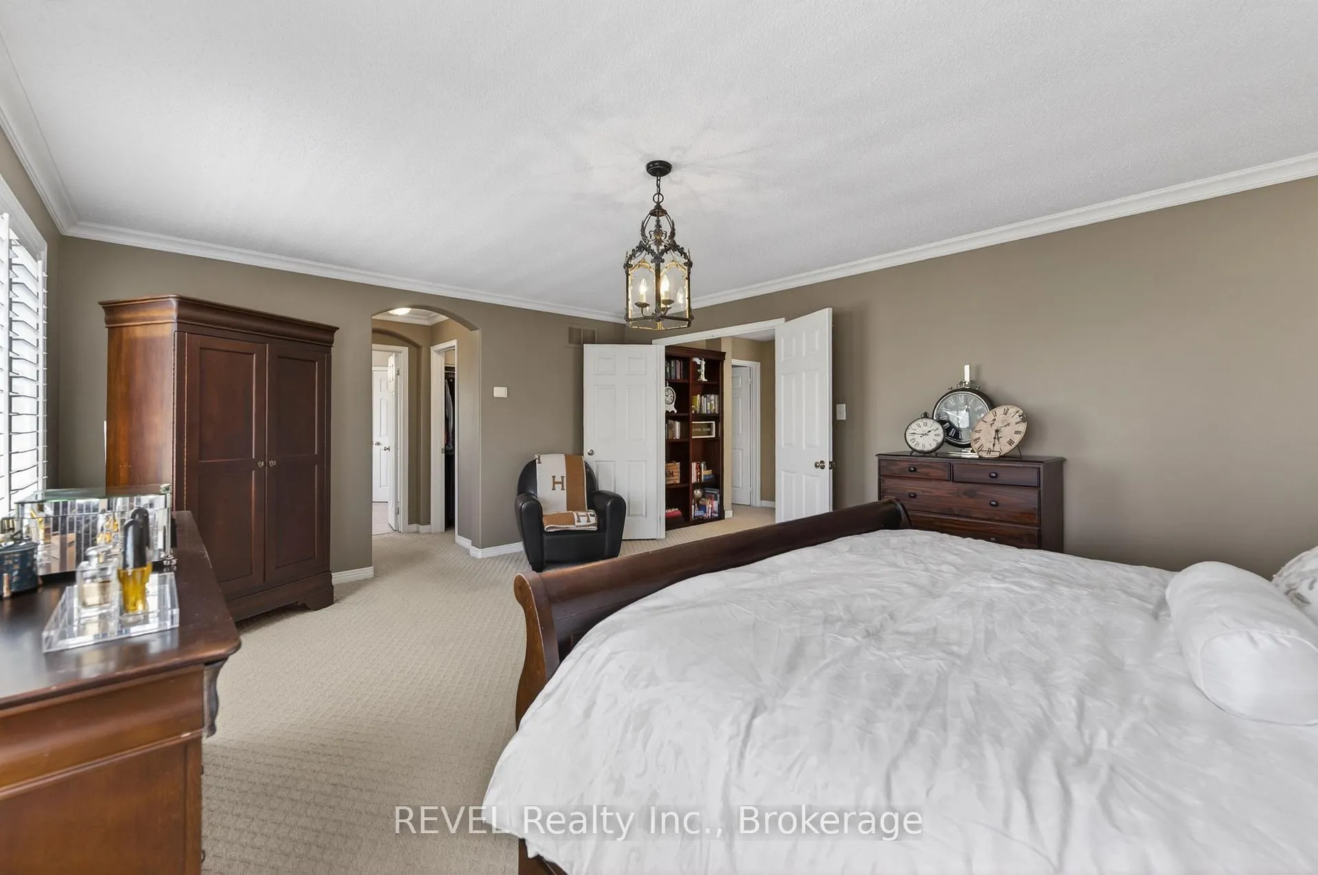 Photo 25 of 4266 Clubview Drive, Burlington, Rose — HOMEH
