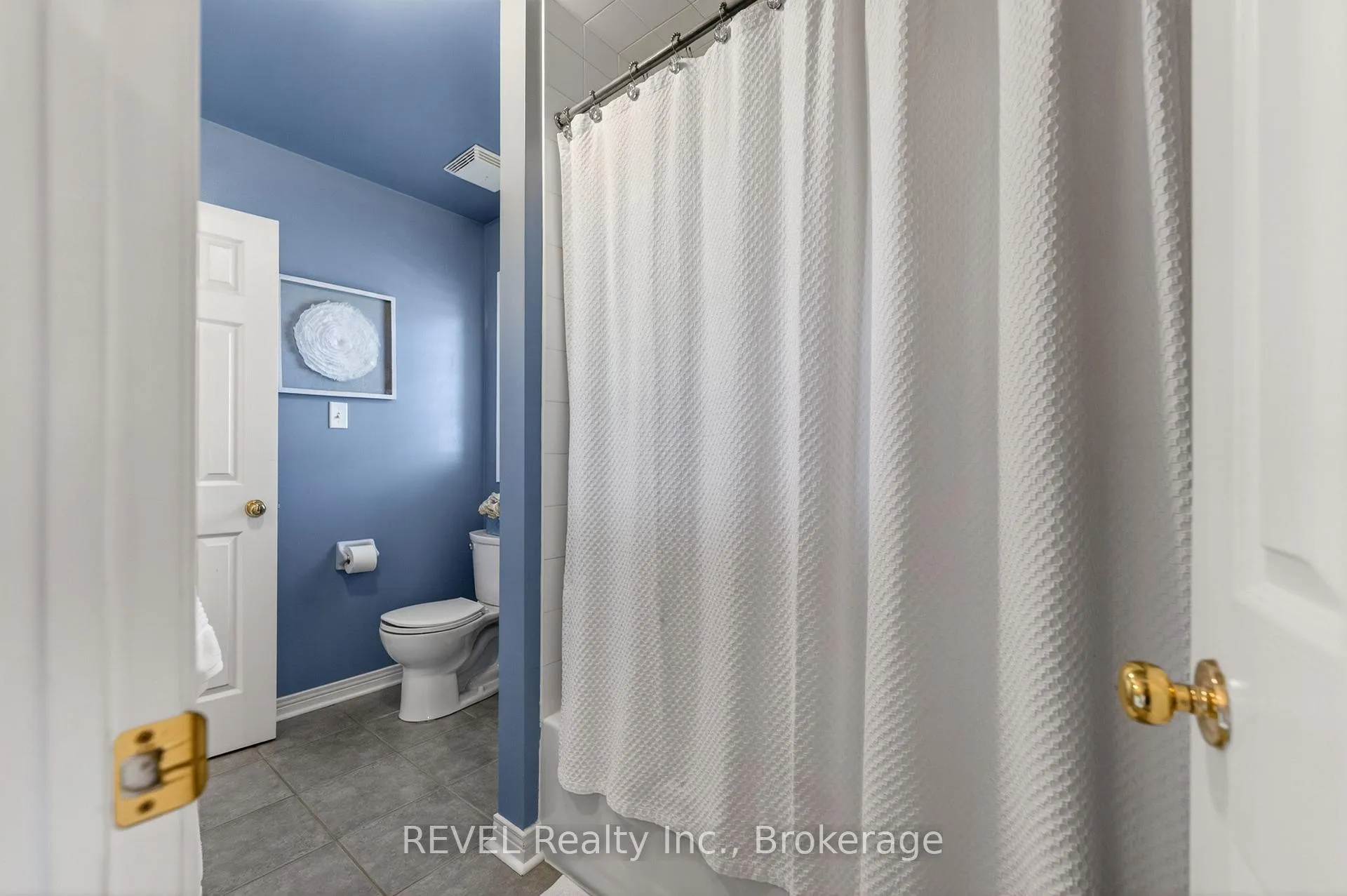 Photo 29 of 4266 Clubview Drive, Burlington, Rose — HOMEH