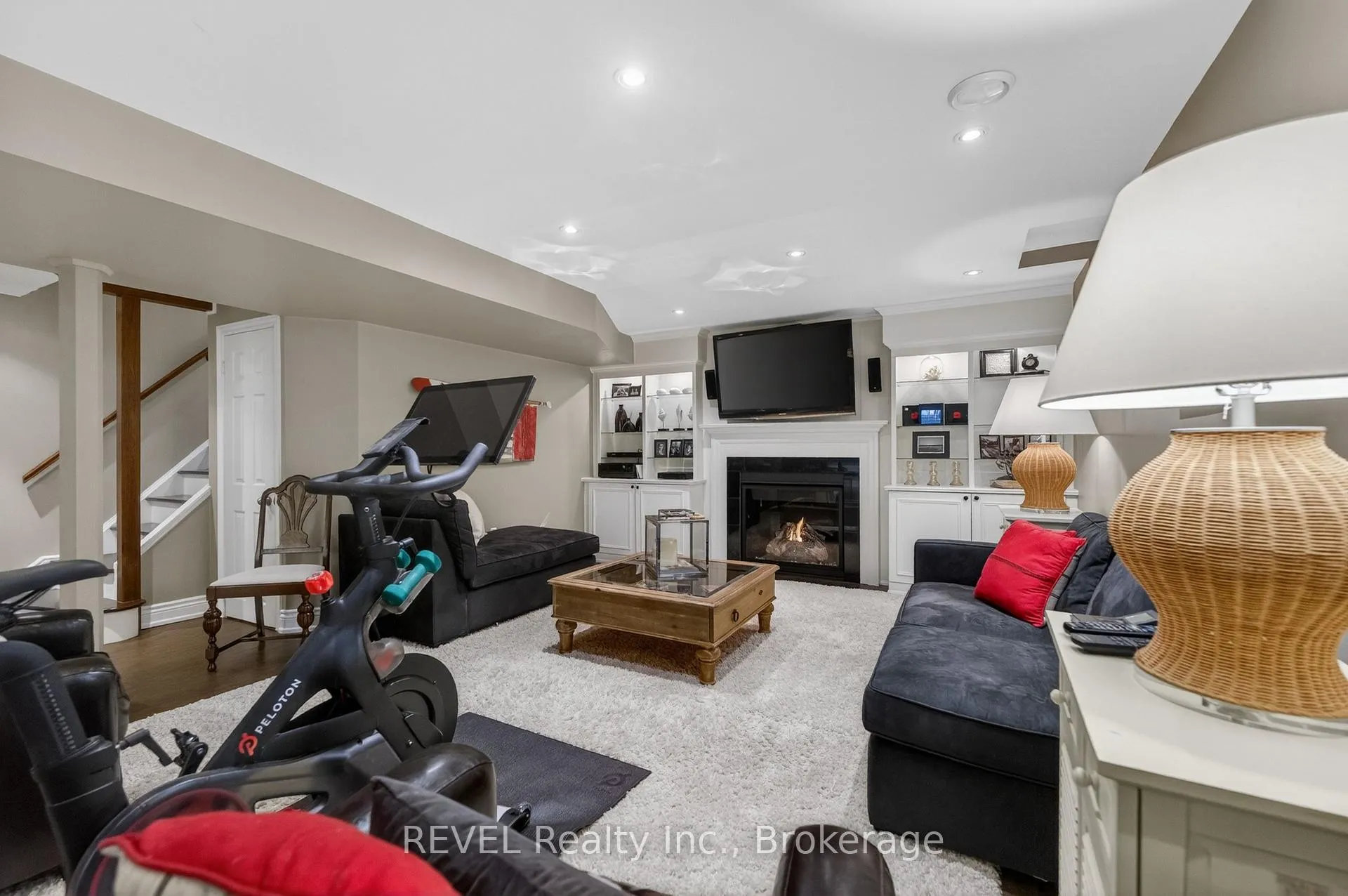 Photo 36 of 4266 Clubview Drive, Burlington, Rose — HOMEH
