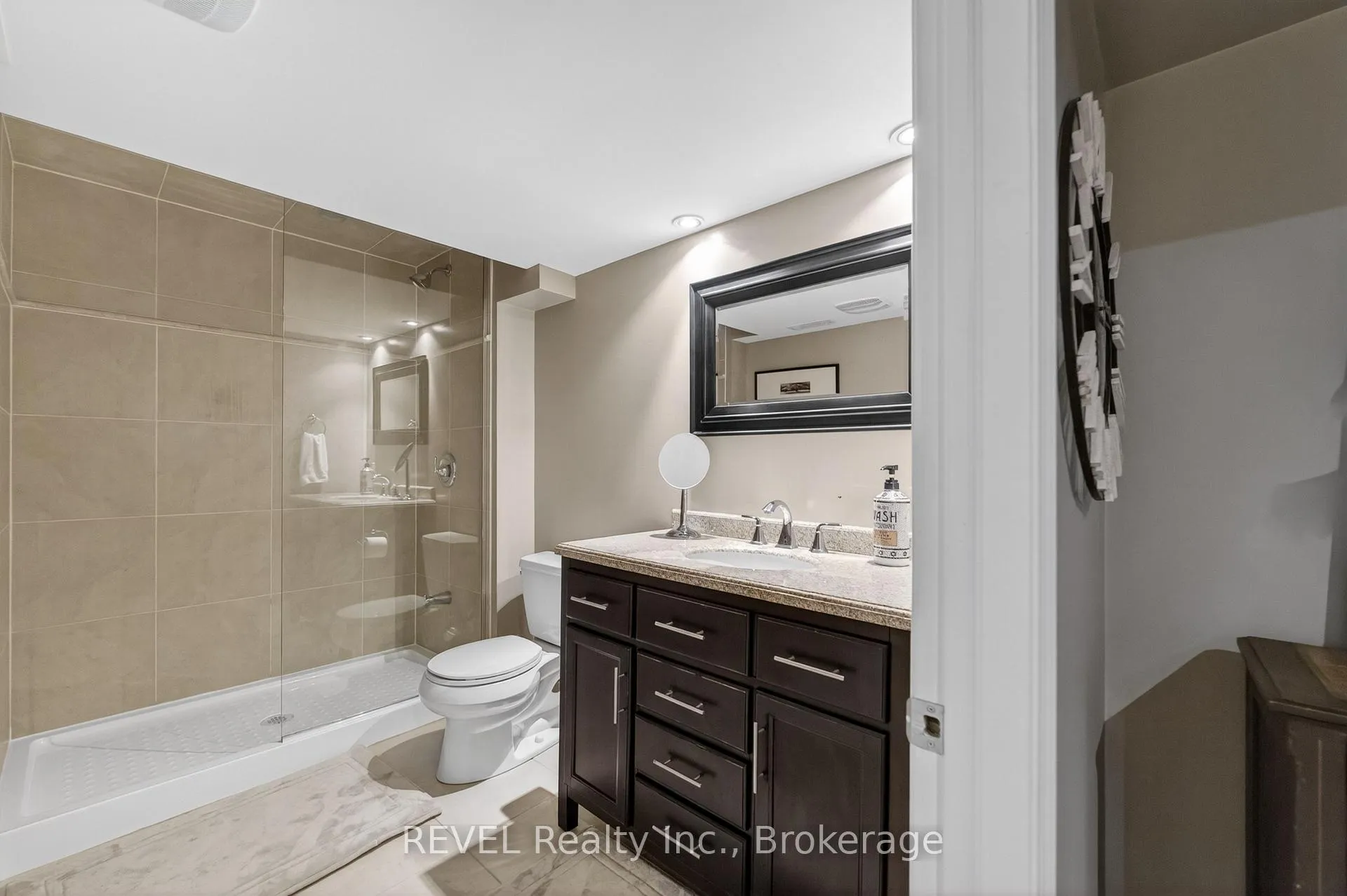 Photo 40 of 4266 Clubview Drive, Burlington, Rose — HOMEH