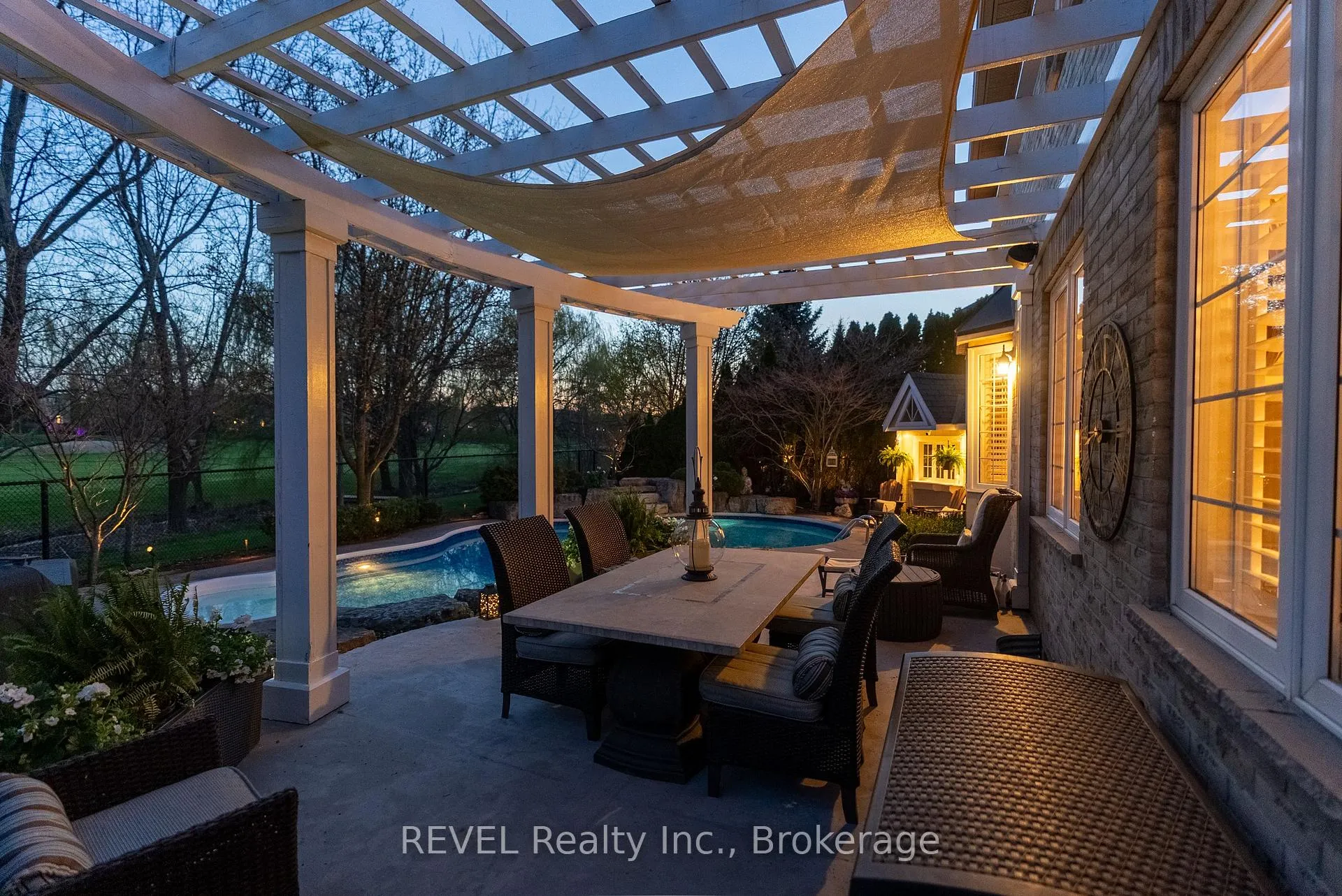 Photo 42 of 4266 Clubview Drive, Burlington, Rose — HOMEH