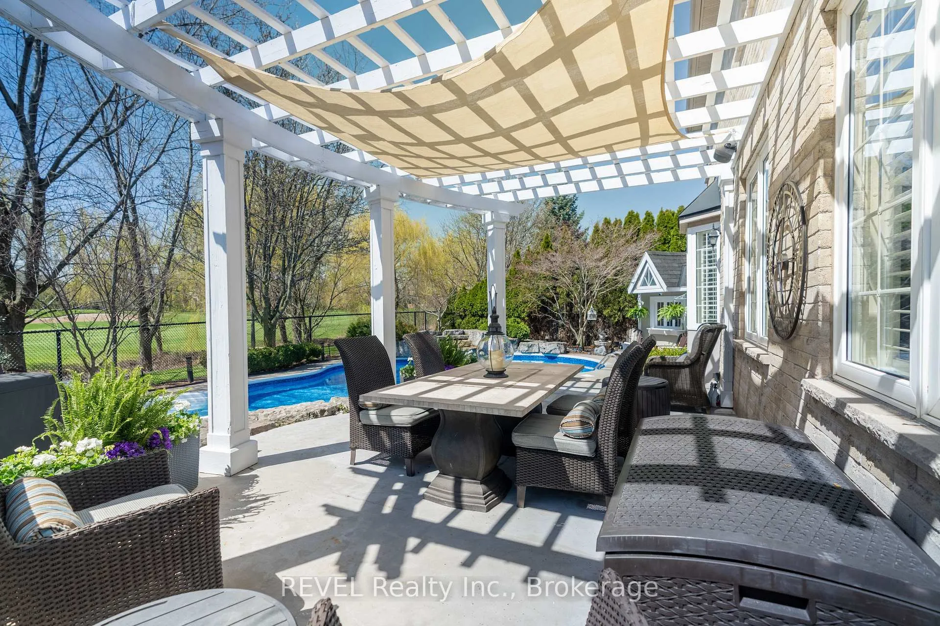 Photo 43 of 4266 Clubview Drive, Burlington, Rose — HOMEH