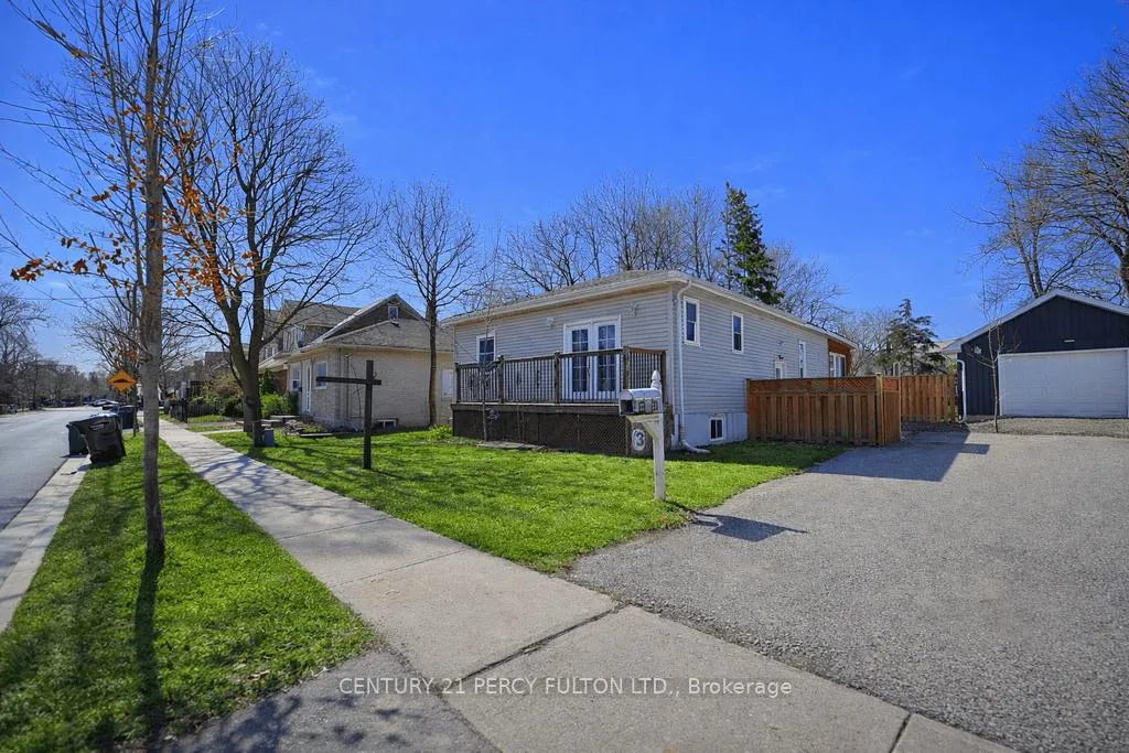 Photo 2 of 3 Mill Street S, Brampton, Downtown Brampton — HOMEH