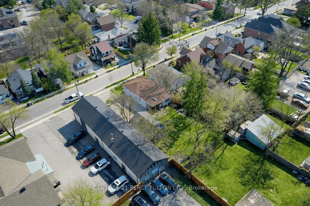 Photo 25 of 3 Mill Street S, Brampton, Downtown Brampton — HOMEH