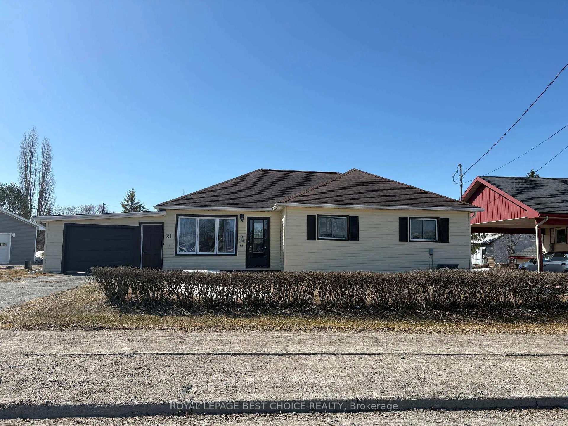 Photo 2 of 21 10TH Street, Armstrong, Earlton — HOMEH