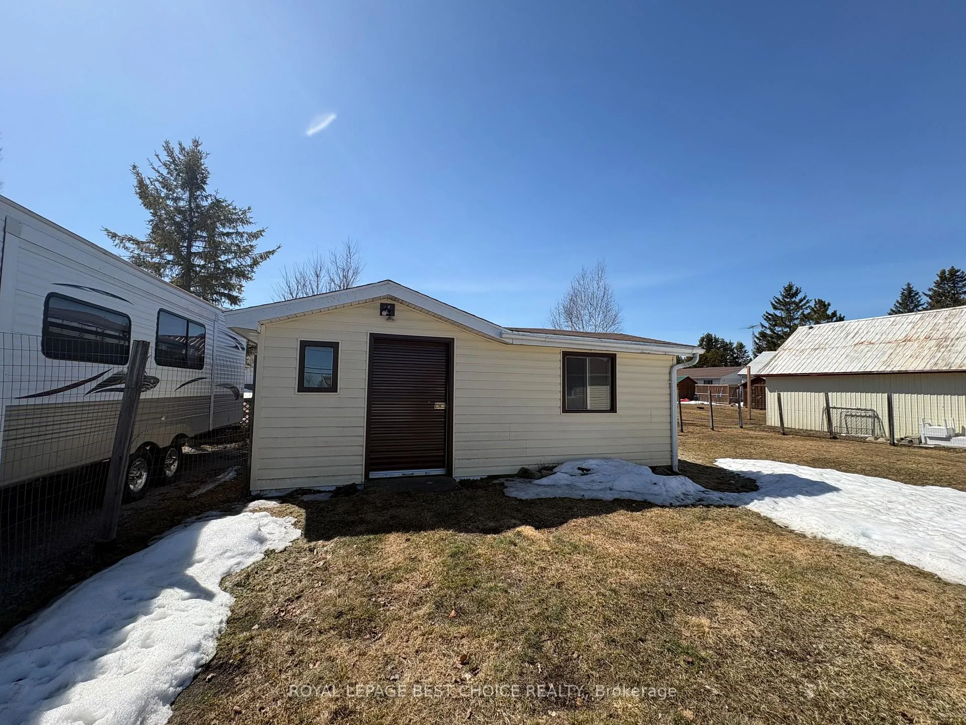 Photo 8 of 21 10TH Street, Armstrong, Earlton — HOMEH