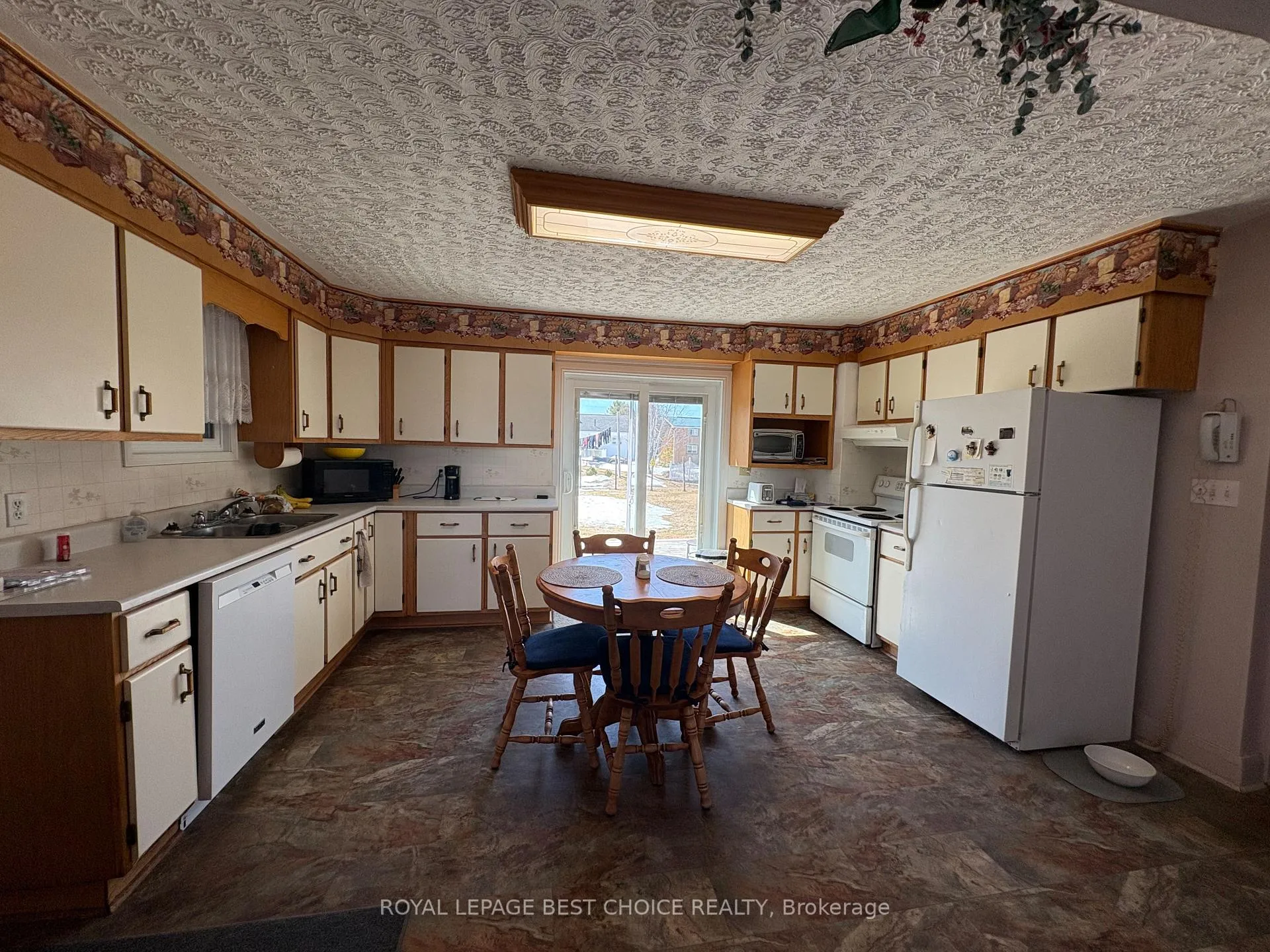 Photo 16 of 21 10TH Street, Armstrong, Earlton — HOMEH
