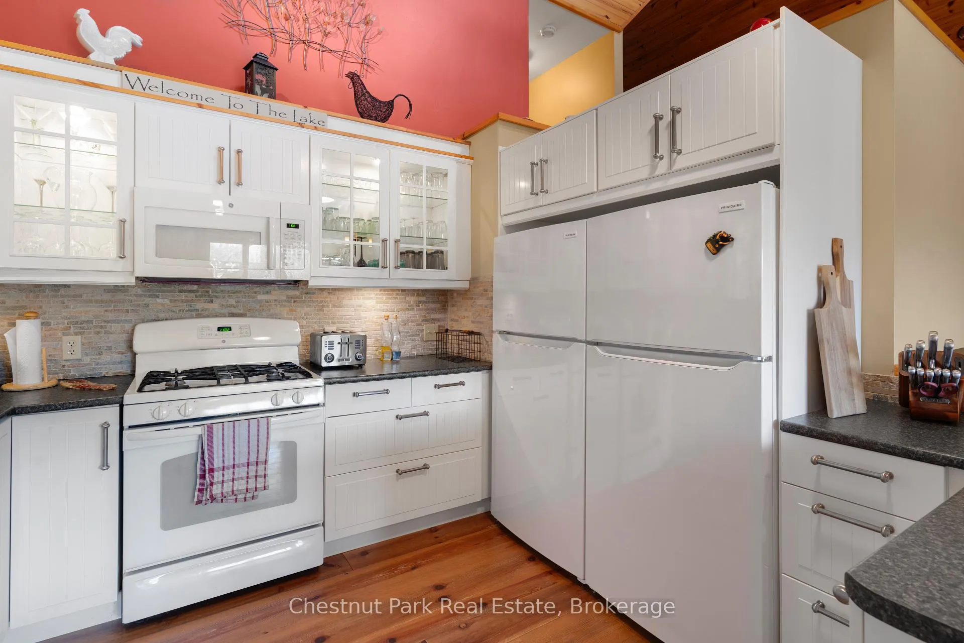 Photo 10 of 1109 Canopy Lane, Algonquin Highlands, Stanhope — HOMEH