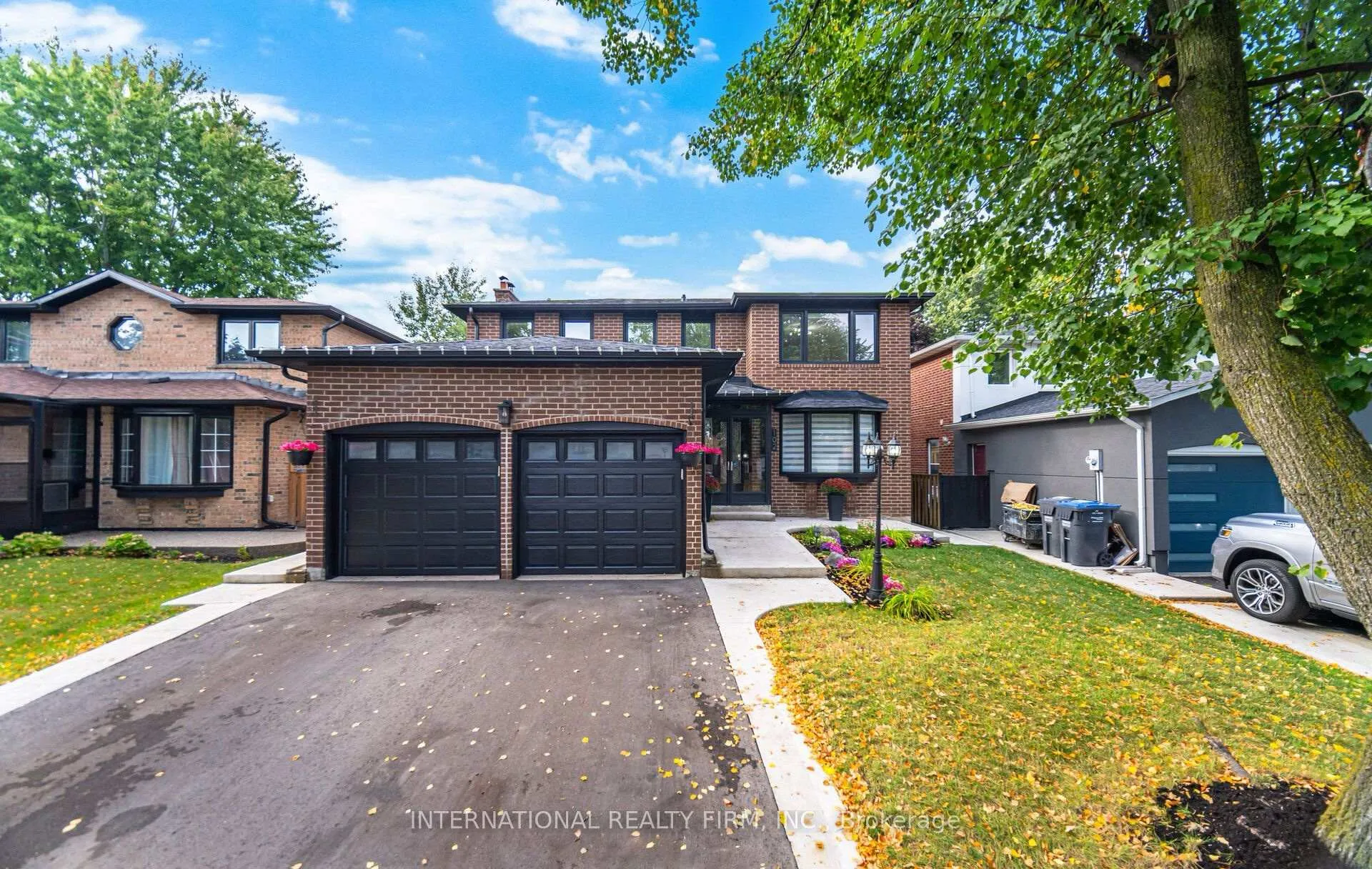 Photo 1 of 102 Tanager Square, Brampton, Heart Lake West — HOMEH