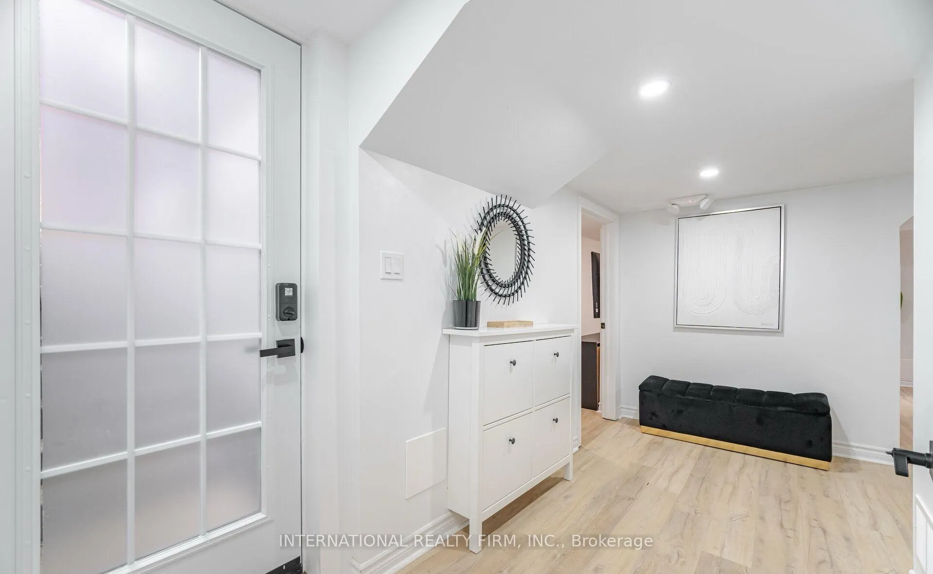 Photo 2 of 102 Tanager Square, Brampton, Heart Lake West — HOMEH