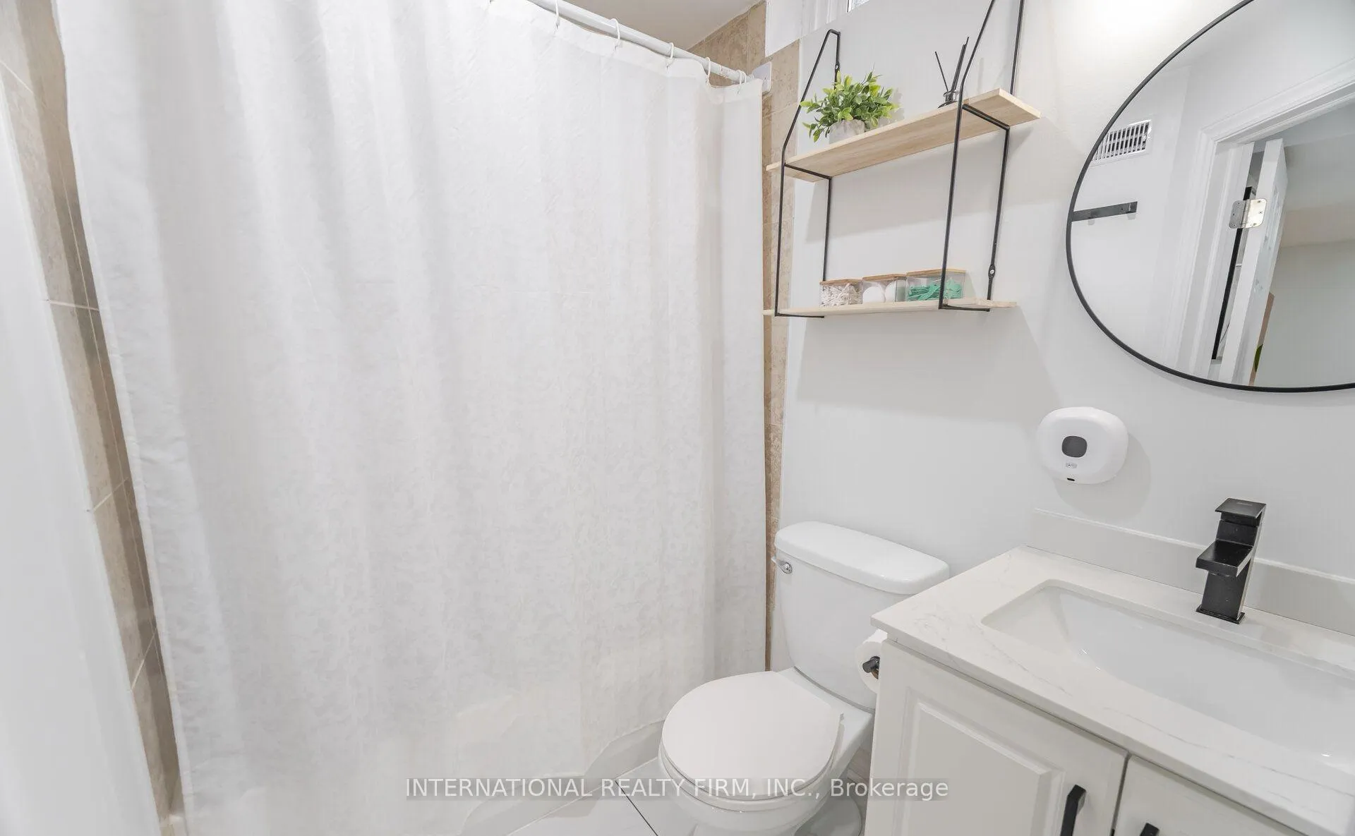 Photo 10 of 102 Tanager Square, Brampton, Heart Lake West — HOMEH