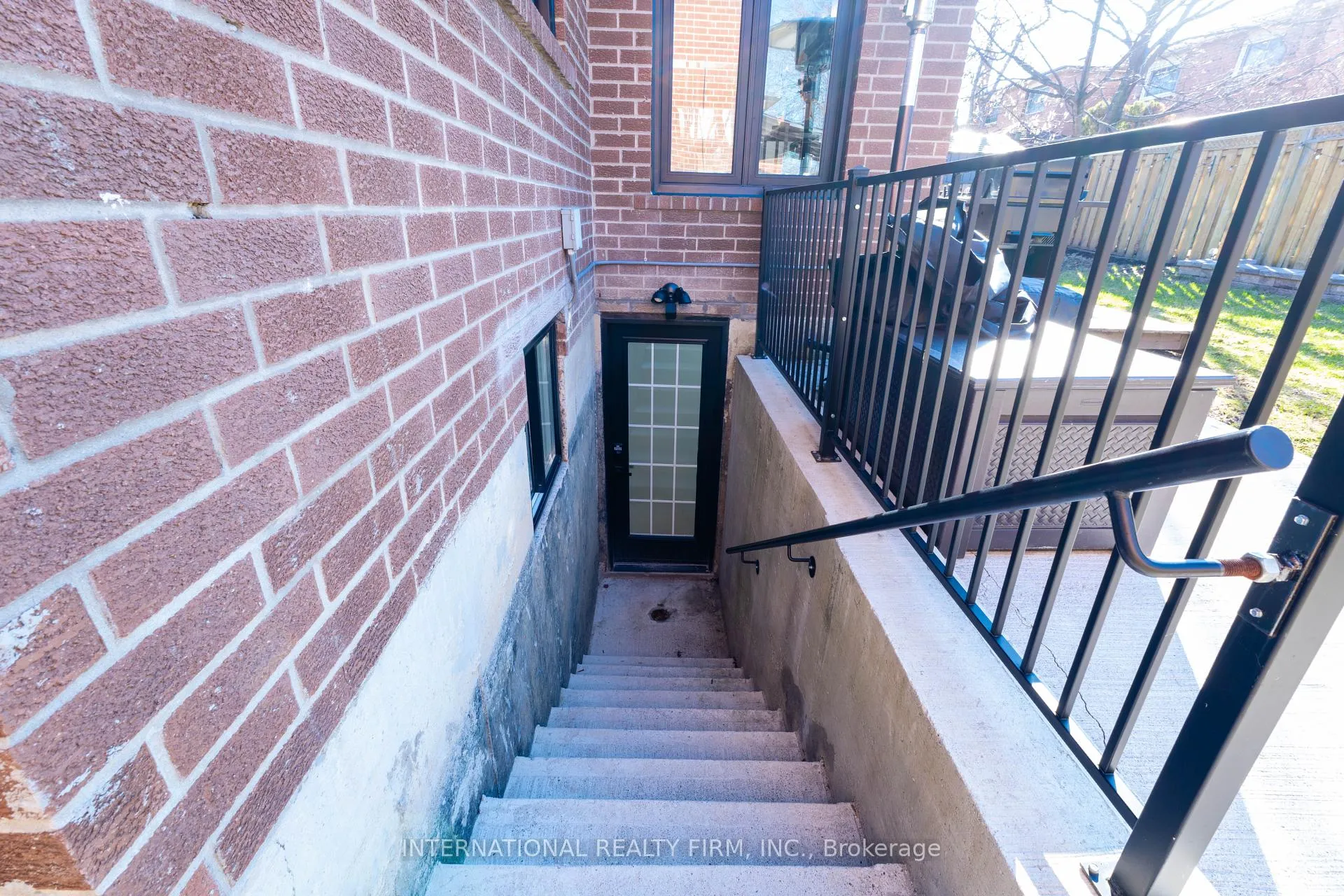 Photo 12 of 102 Tanager Square, Brampton, Heart Lake West — HOMEH