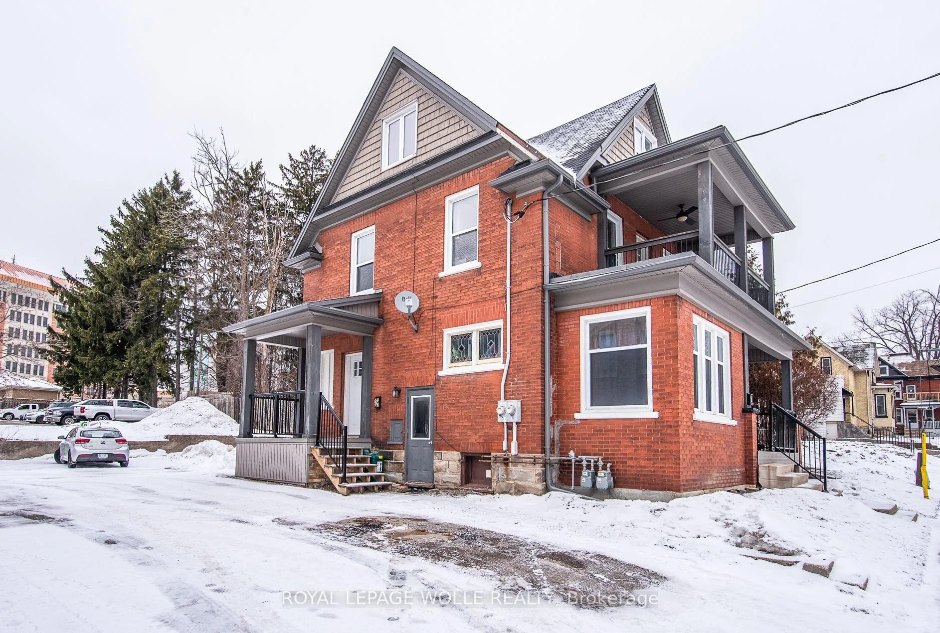 Photo 3 of 94 Scott Street, Kitchener — HOMEH