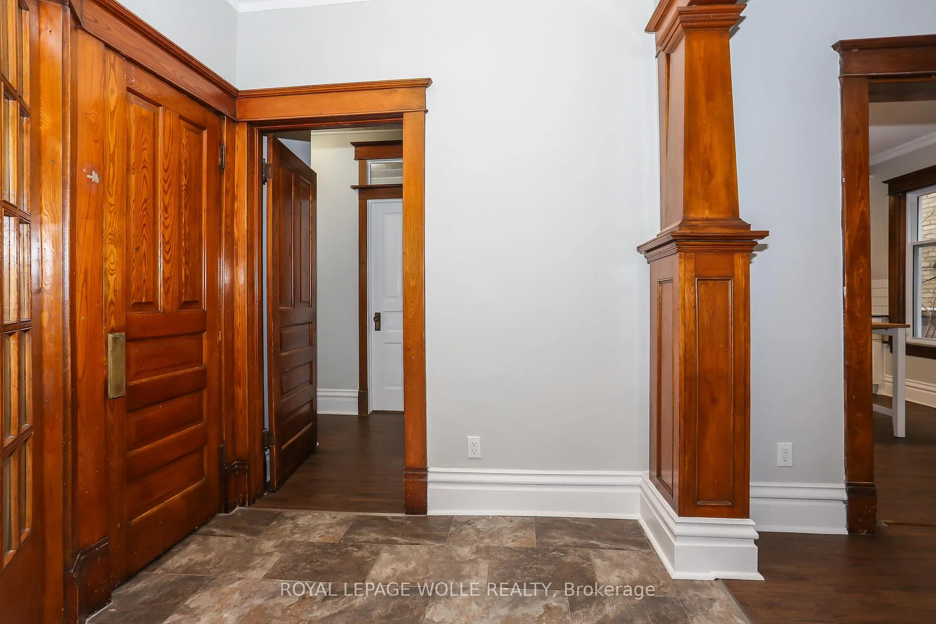 Photo 8 of 94 Scott Street, Kitchener — HOMEH