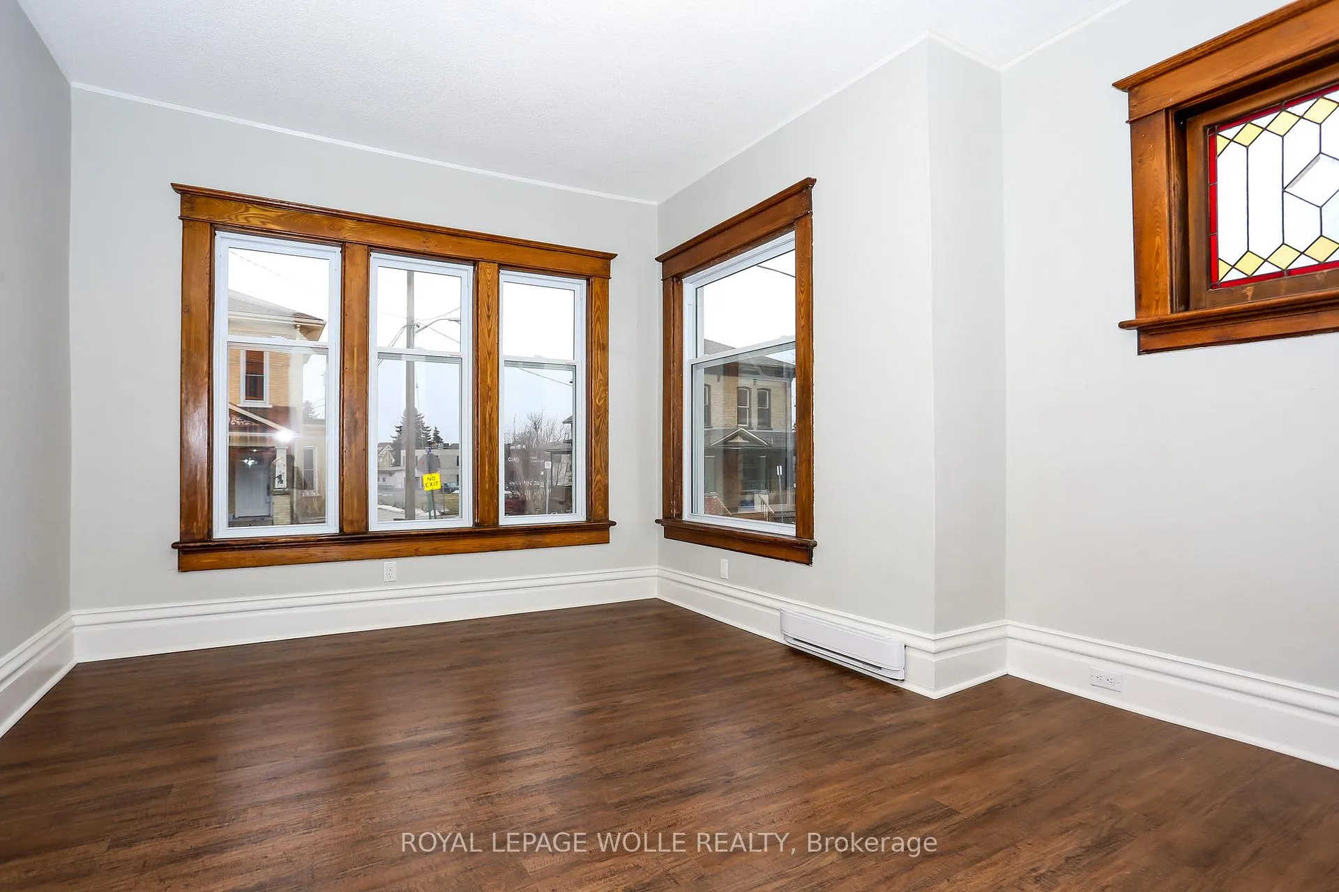 Photo 17 of 94 Scott Street, Kitchener — HOMEH