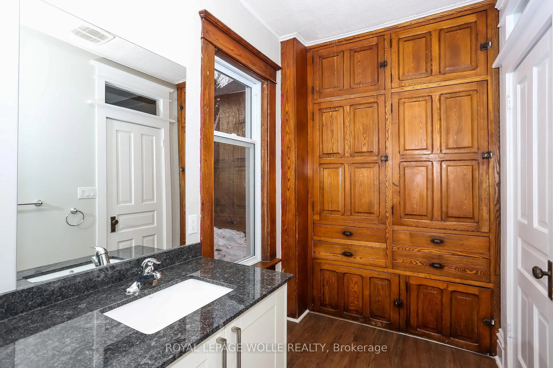 Photo 19 of 94 Scott Street, Kitchener — HOMEH