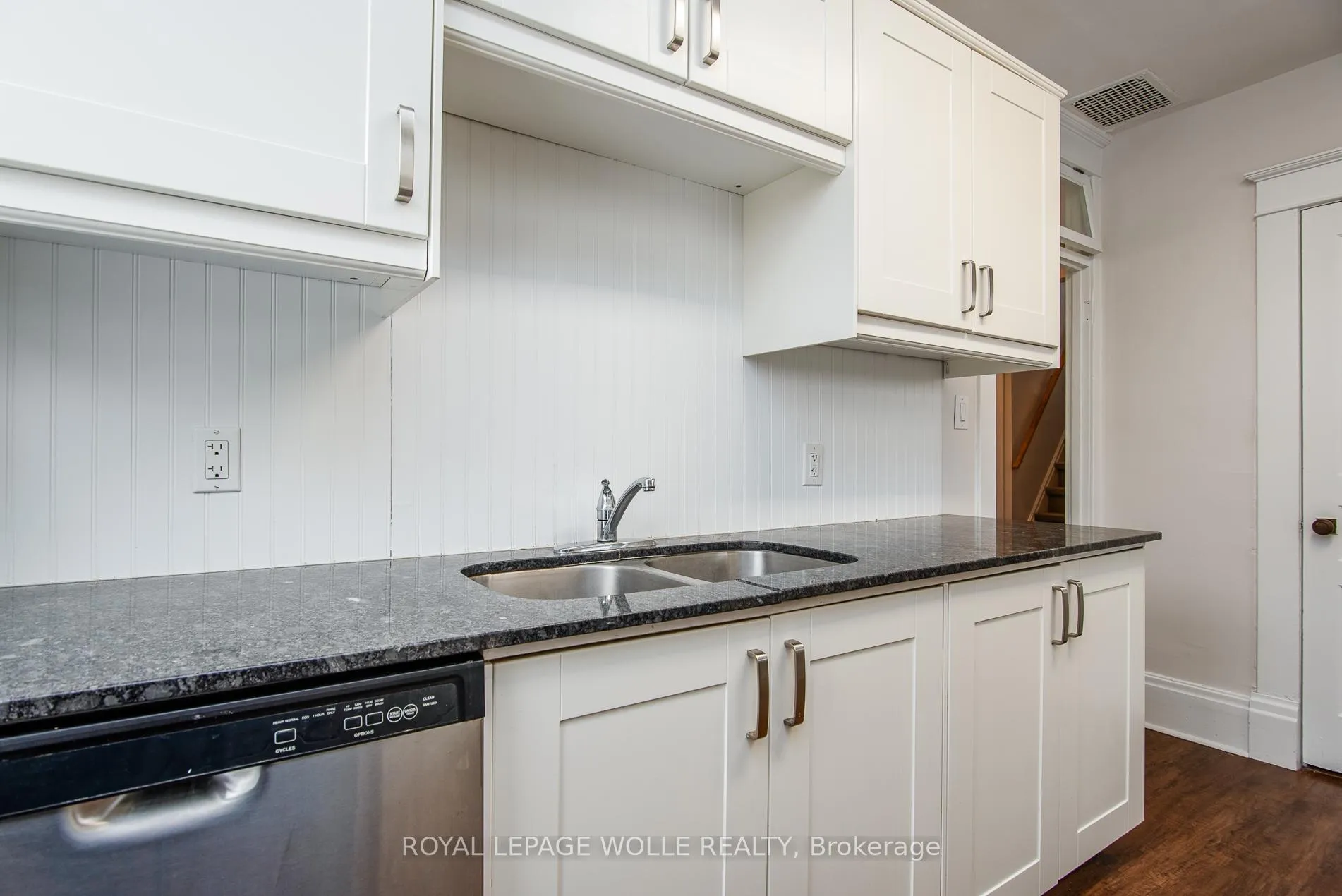Photo 28 of 94 Scott Street, Kitchener — HOMEH